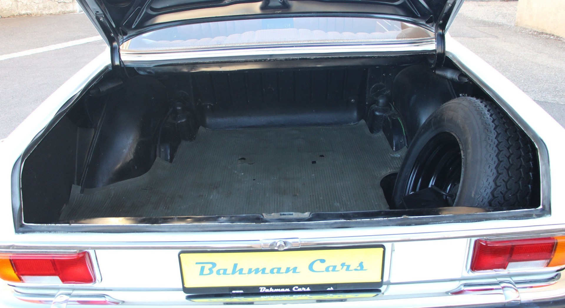 MERCEDES-BENZ 250 C – Strich 8 Coupé-image-14
