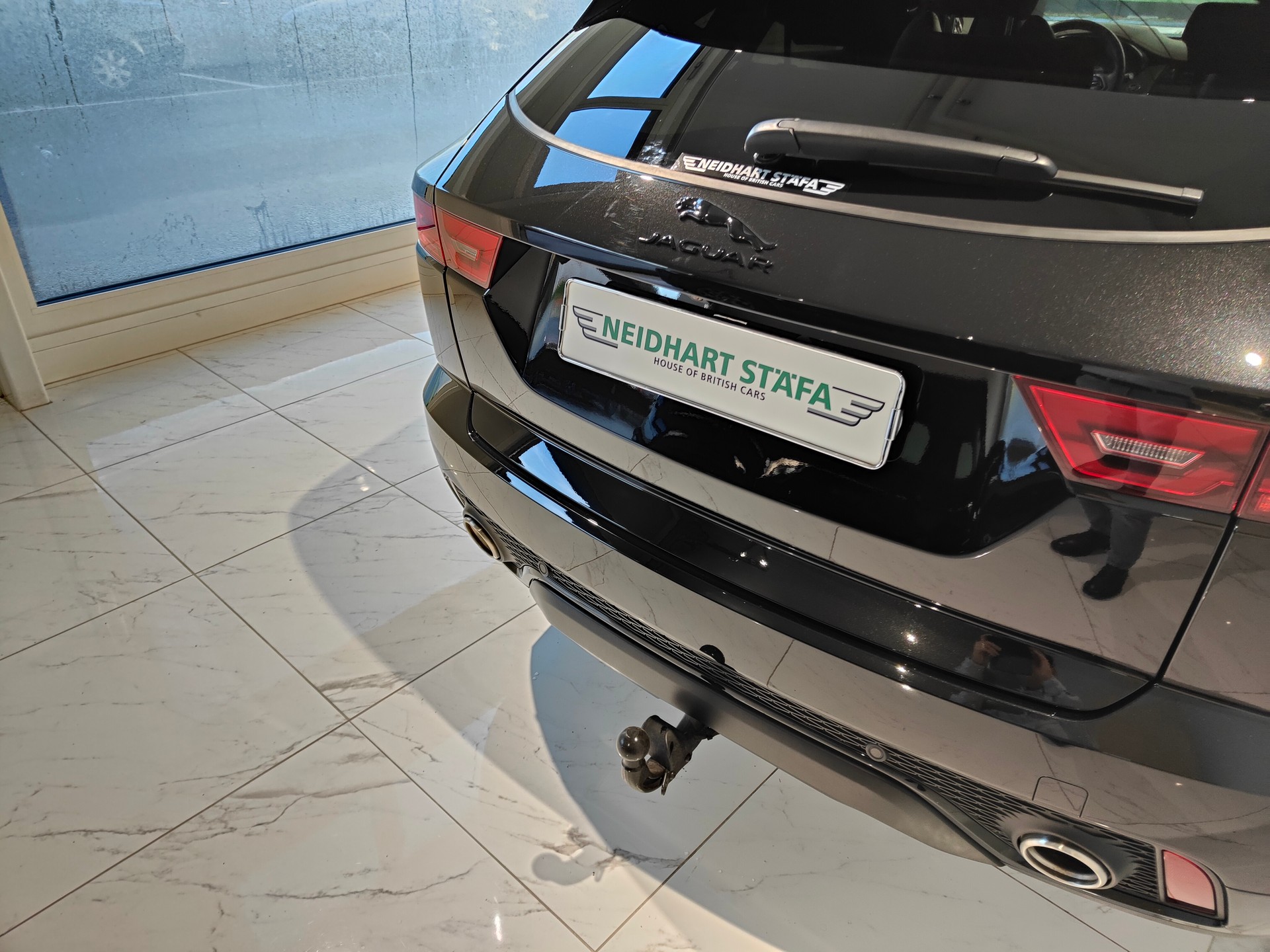 JAGUAR E-Pace 2.0 P250 R-Dynamic AWD SE-image-4