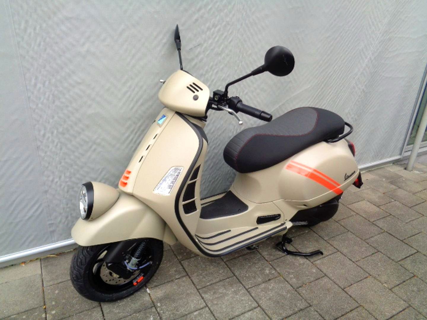 PIAGGIO VESPA GTV 300 RST-showroom-element-1