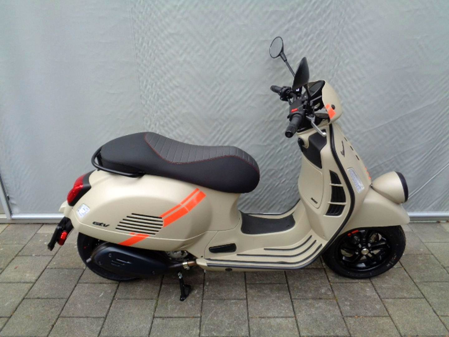 PIAGGIO VESPA GTV 300 RST-showroom-element-3