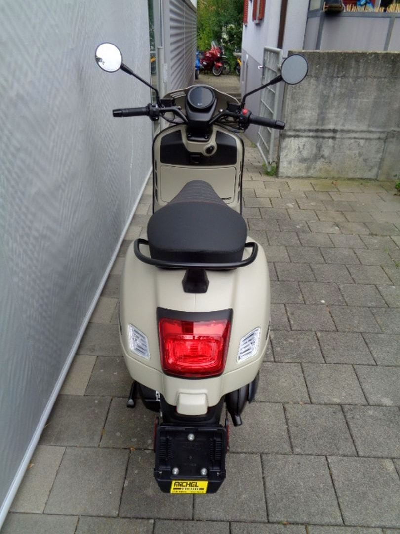 PIAGGIO VESPA GTV 300 RST-image-4