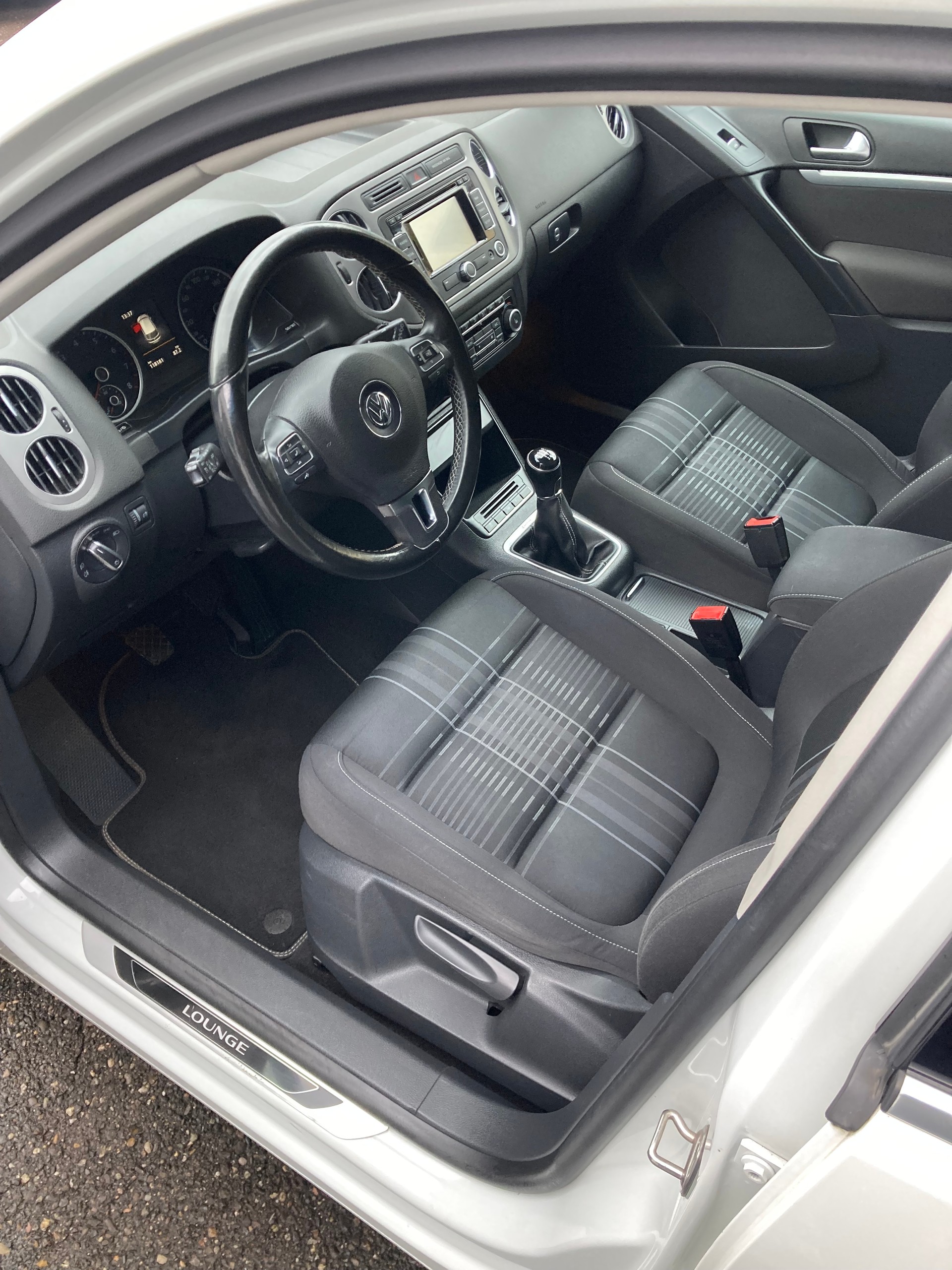VW Tiguan 1.4 TSI Lounge 4Motion-image-6