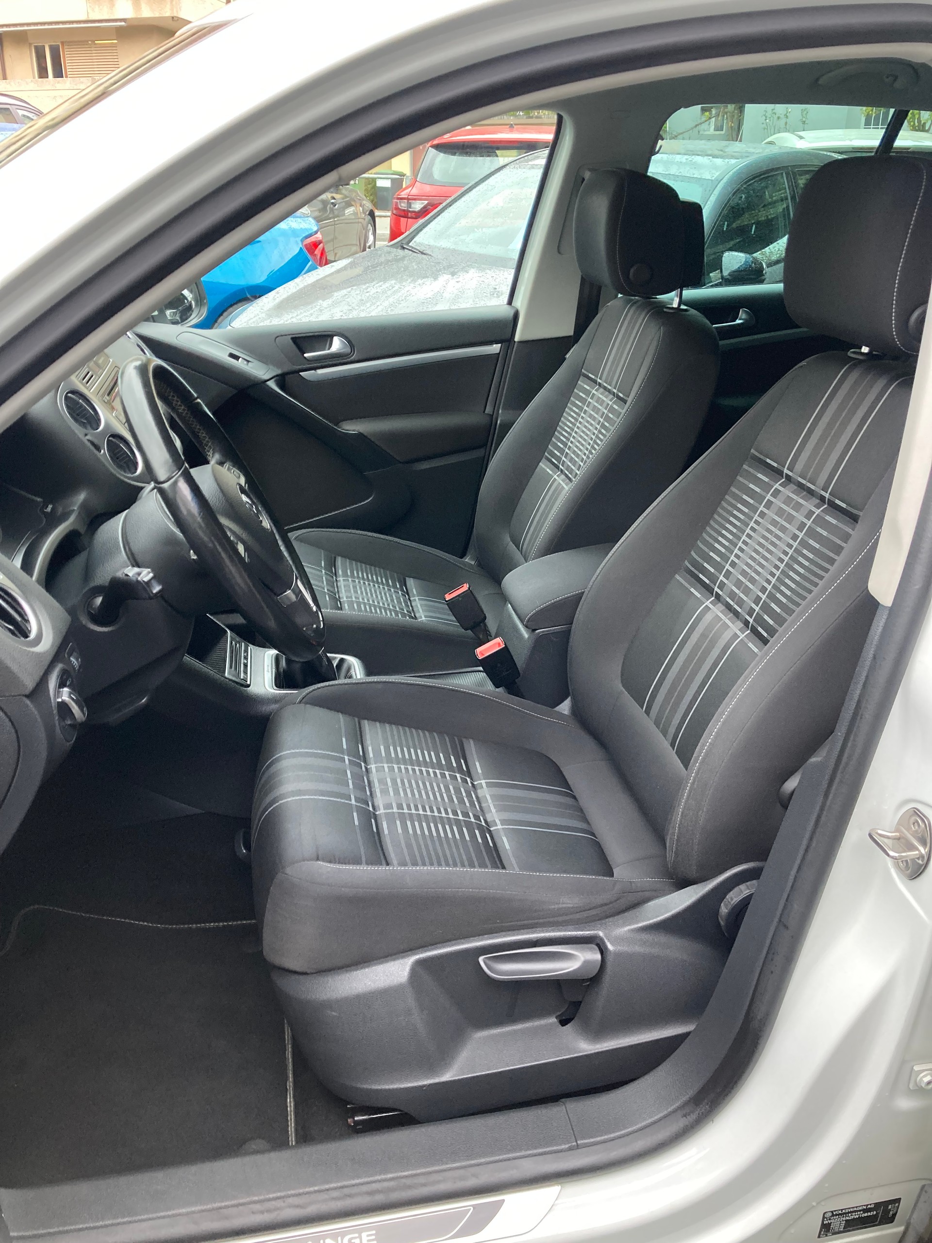 VW Tiguan 1.4 TSI Lounge 4Motion-image-7