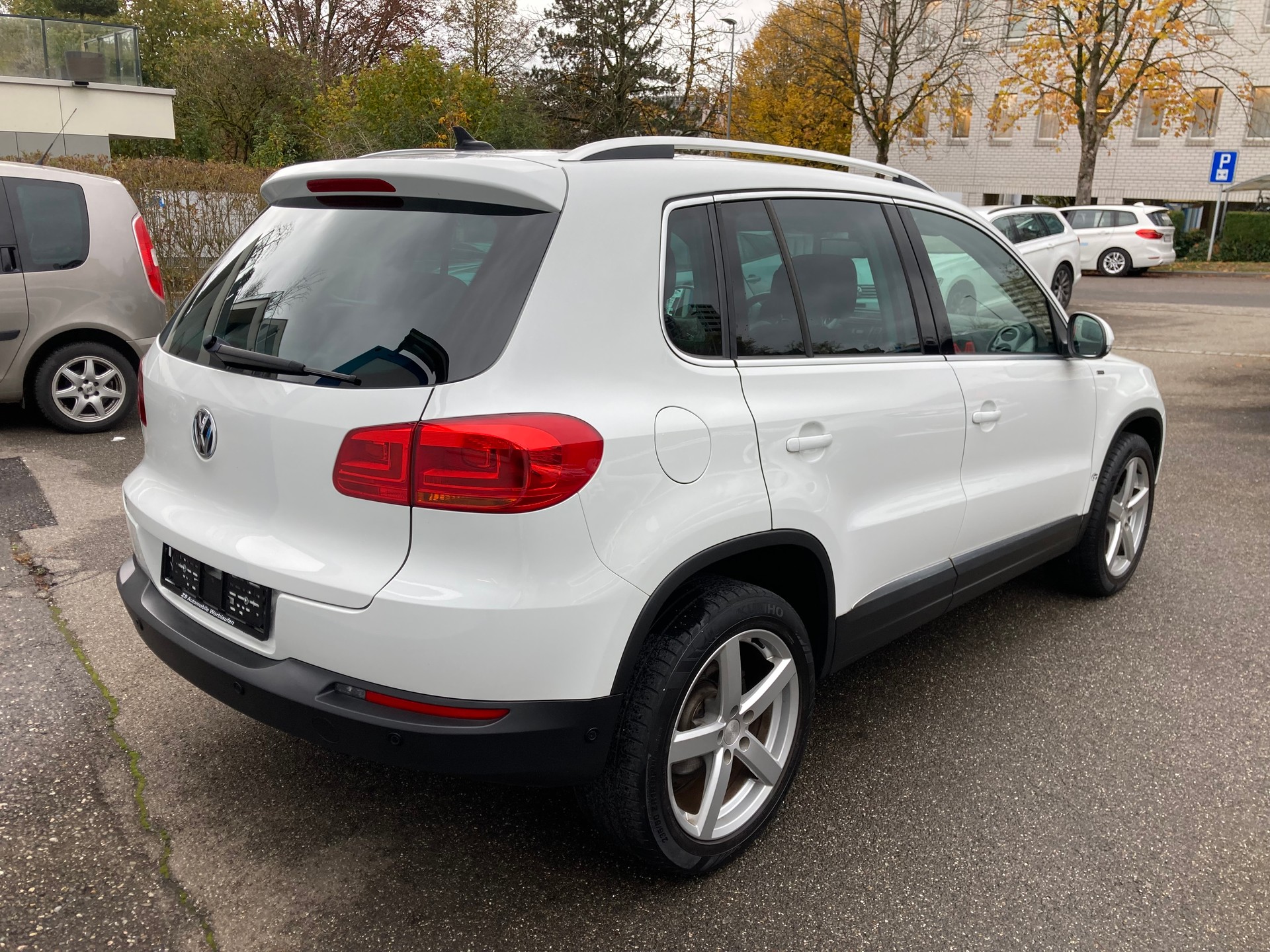VW Tiguan 1.4 TSI Lounge 4Motion-image-3