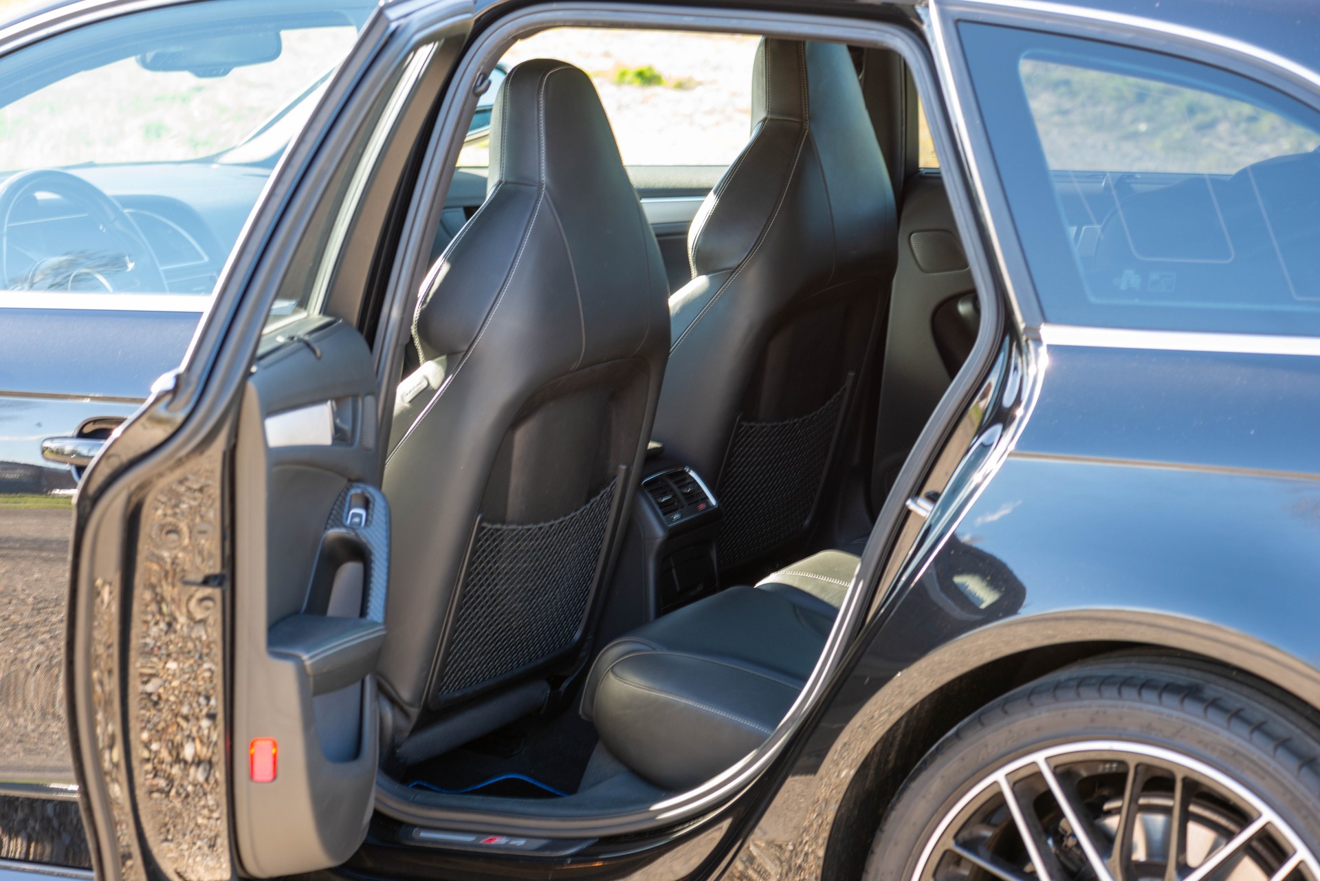 AUDI S4 Avant 3.0 TFSI quattro S-tronic-image-2
