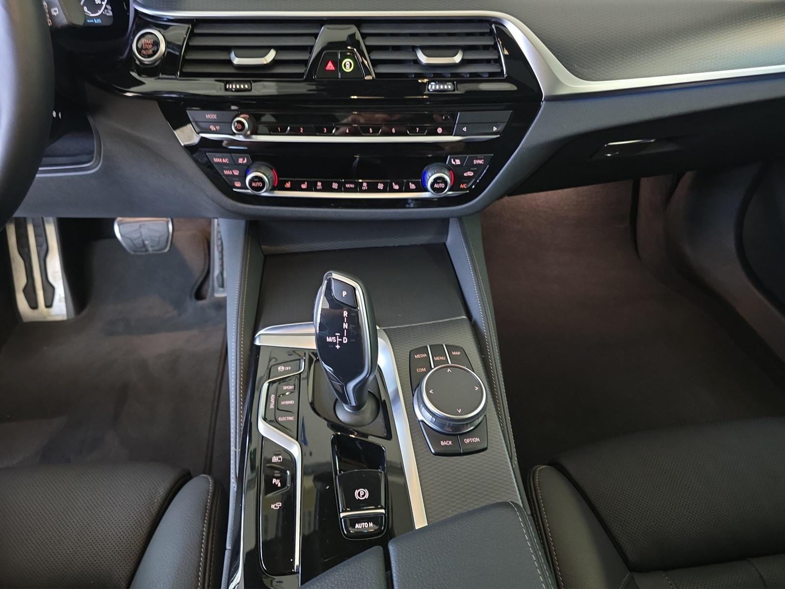 BMW 530e xDrive Touring M Sport-image-13