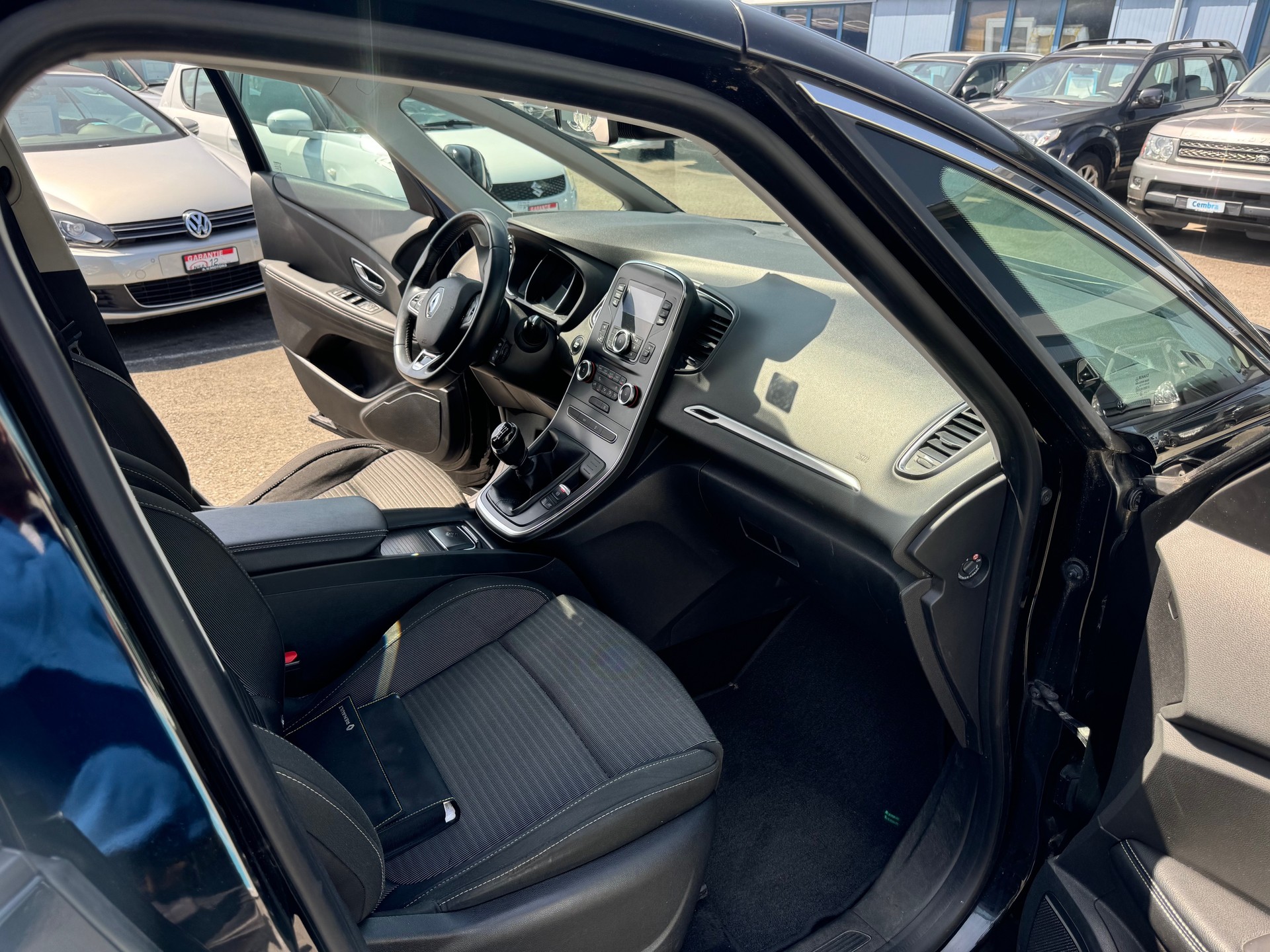 RENAULT Scénic 1.2 16V Turbo Zen-image-12