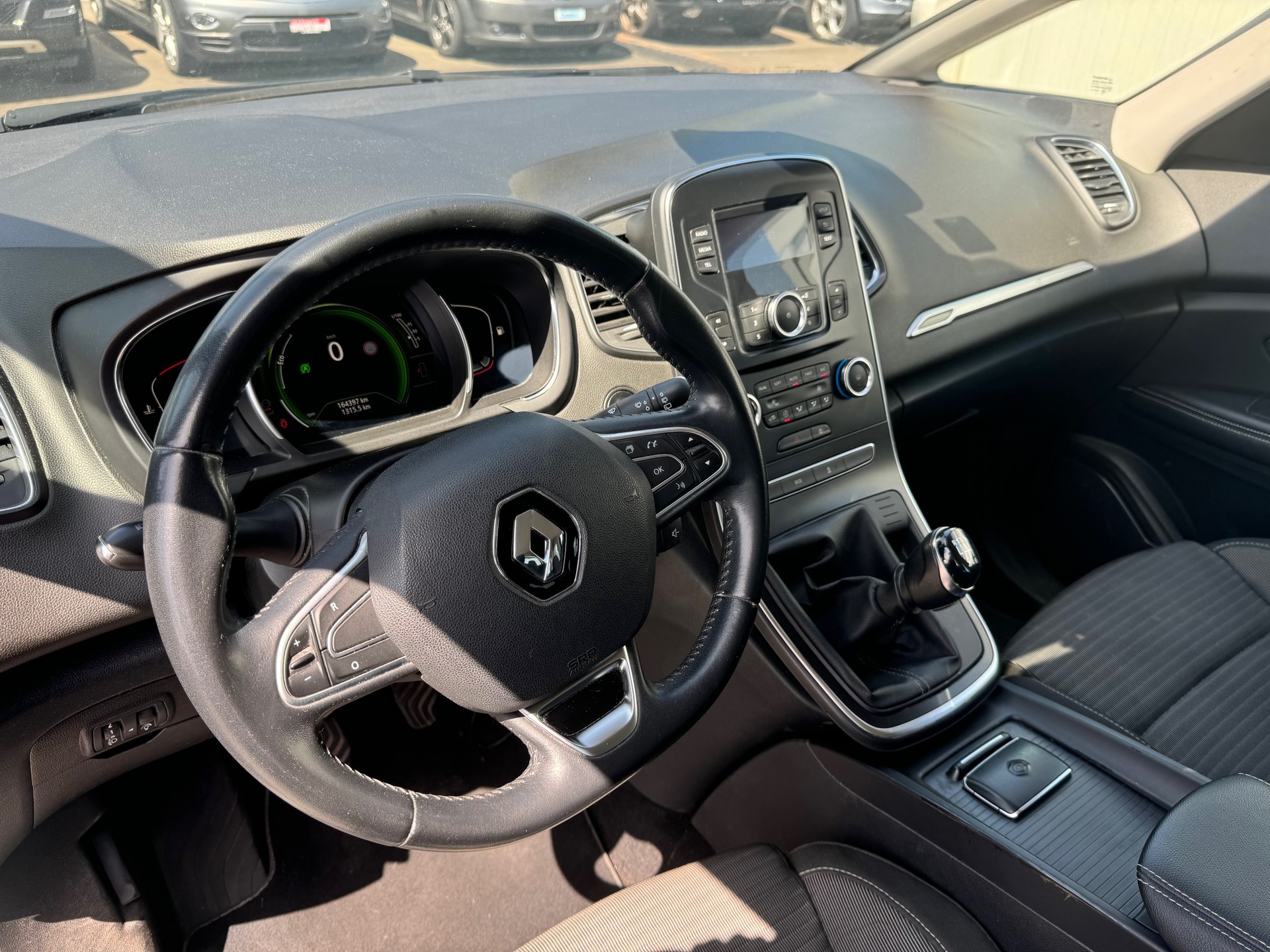 RENAULT Scénic 1.2 16V Turbo Zen-image-8