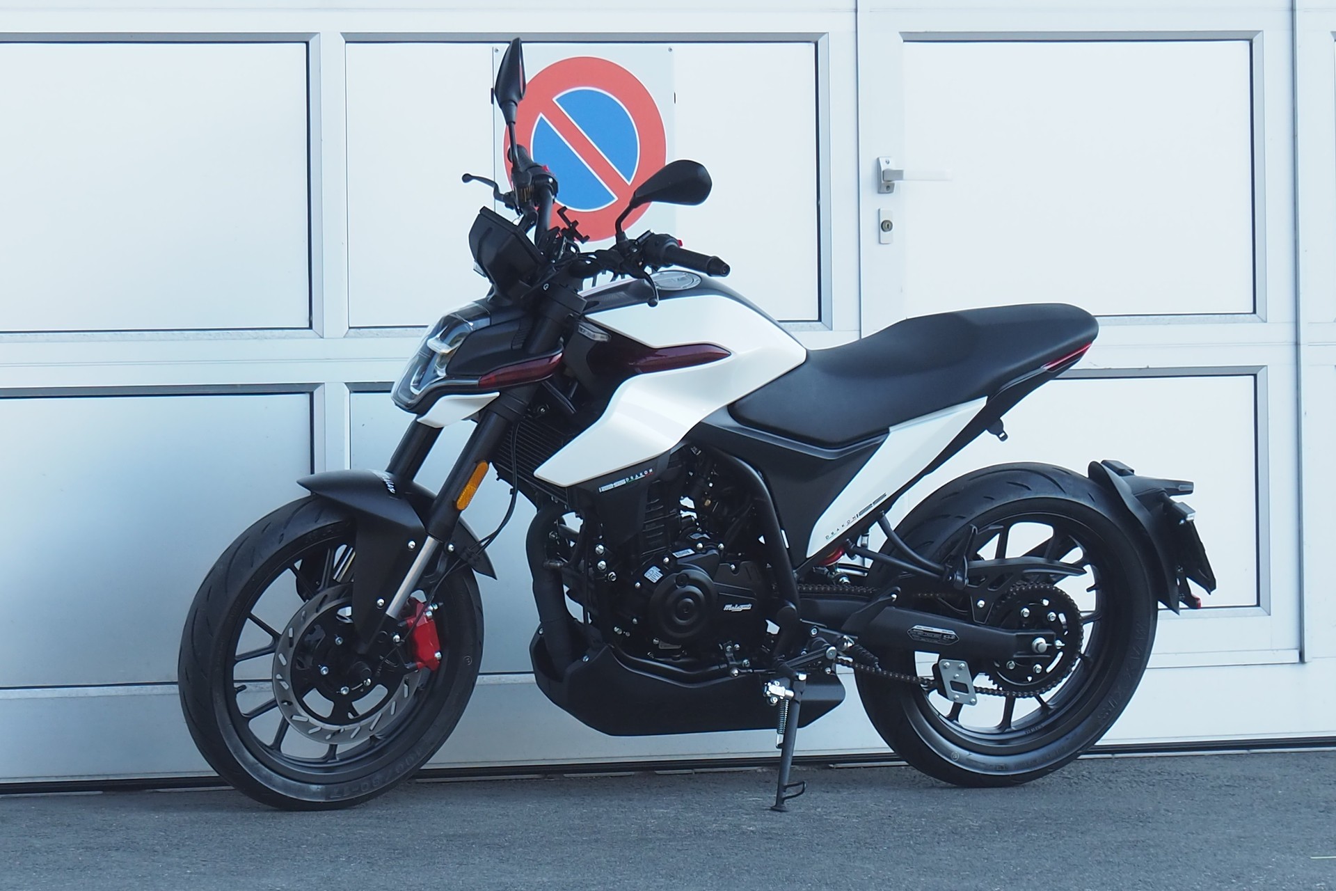 MALAGUTI Drakon 125 ABS-showroom-element-1