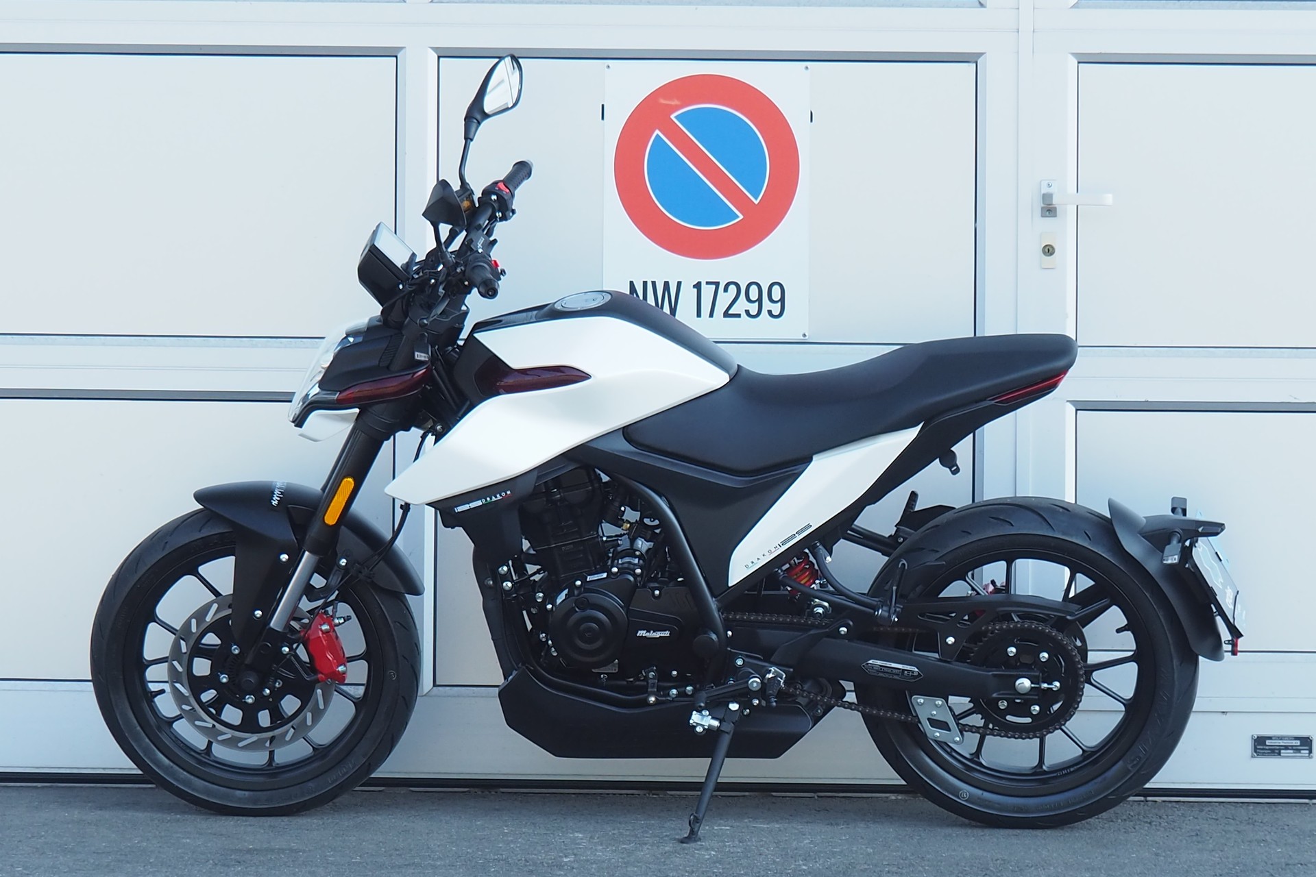 MALAGUTI Drakon 125 ABS-showroom-element-3