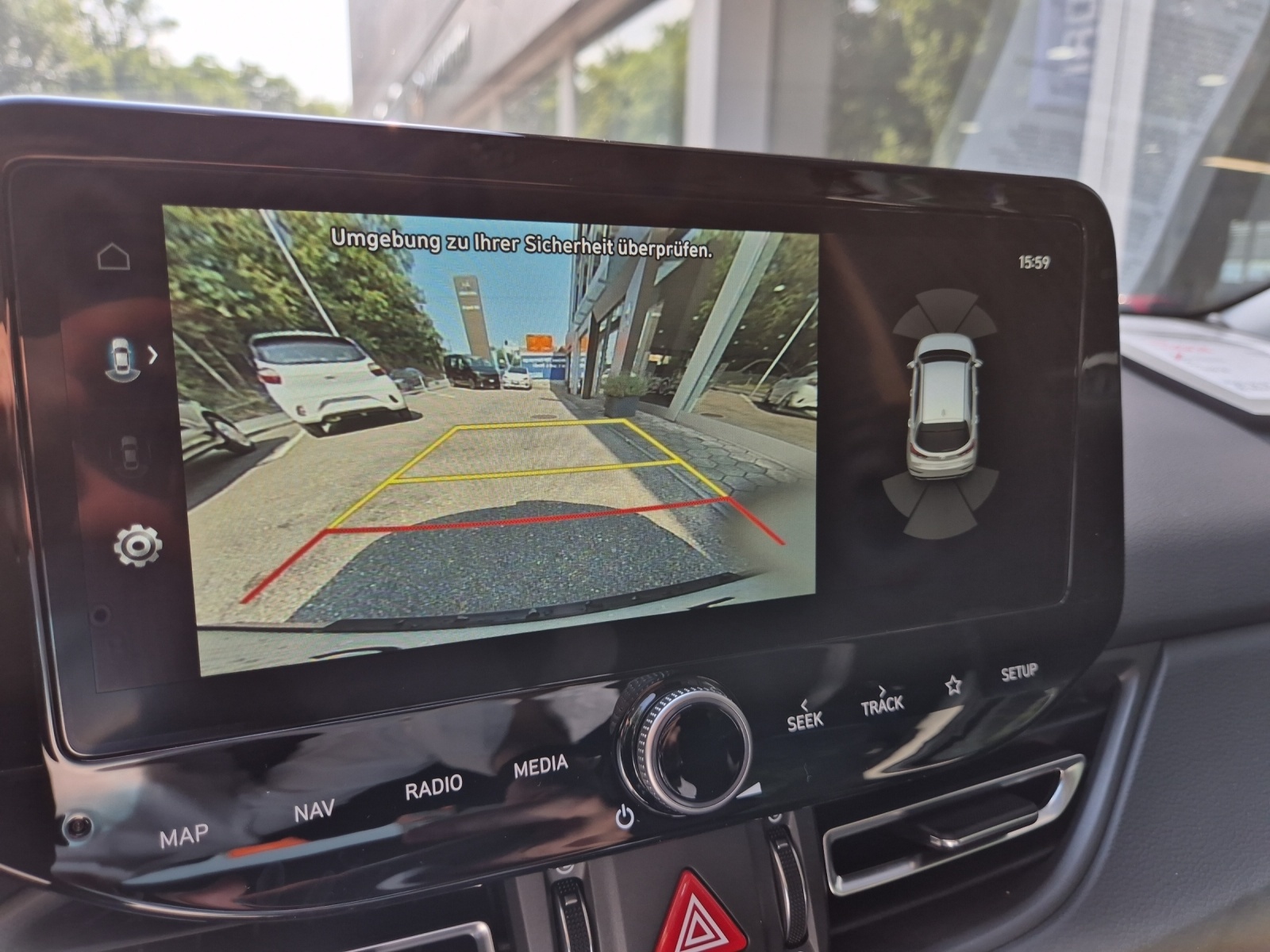 HYUNDAI i30 1.5 T-GDi Amplia-image-11