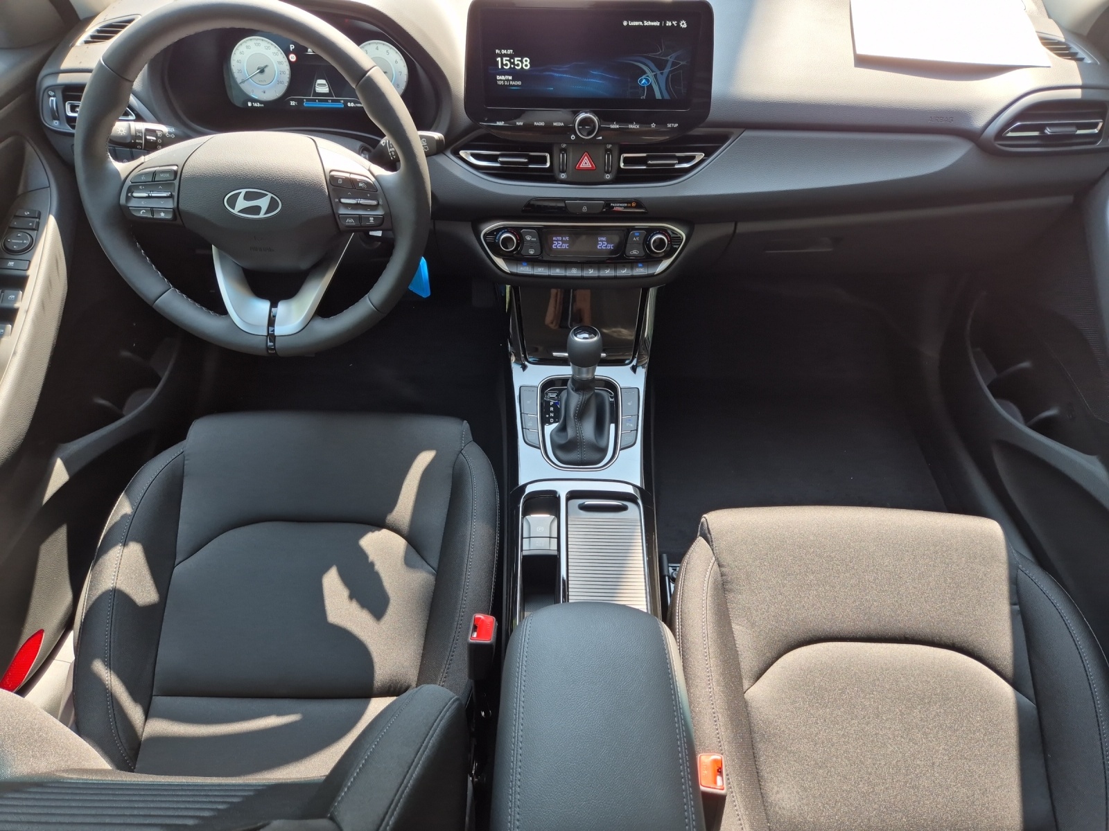 HYUNDAI i30 1.5 T-GDi Amplia-image-7