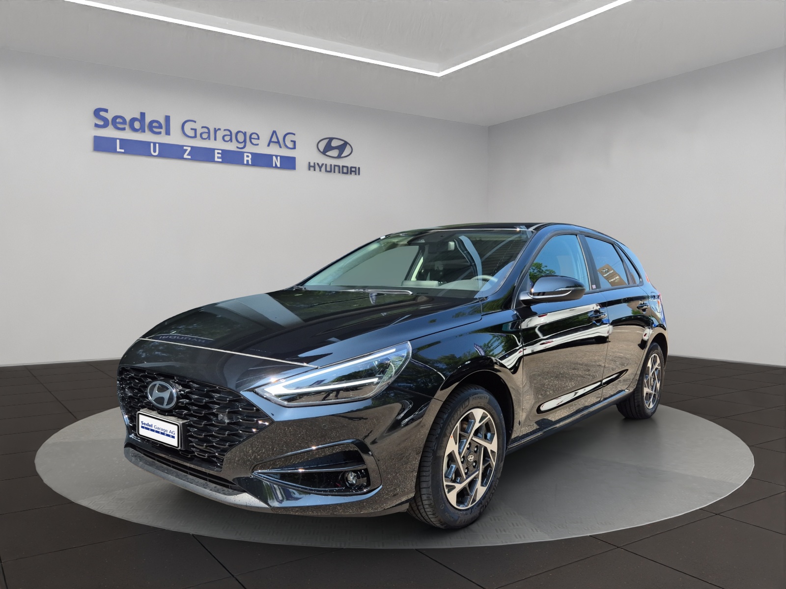 HYUNDAI i30 1.5 T-GDi Amplia-image-0
