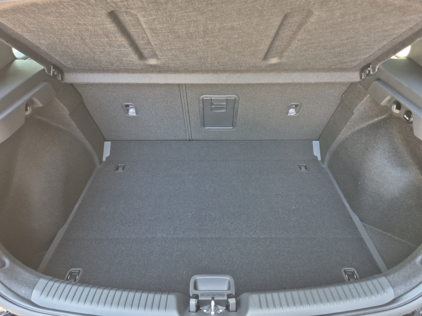 HYUNDAI i30 1.5 T-GDi Amplia-image-9