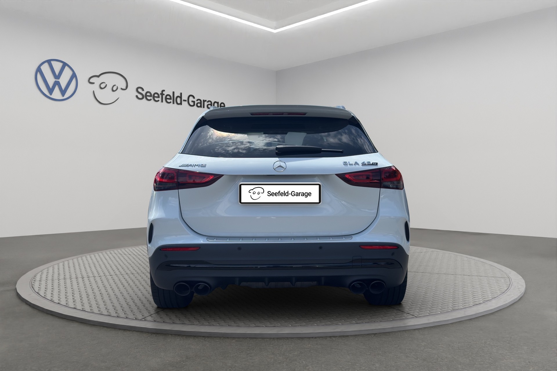 MERCEDES-BENZ GLA 45 S AMG 4Matic+ 8G-Speedshift DCT-image-4