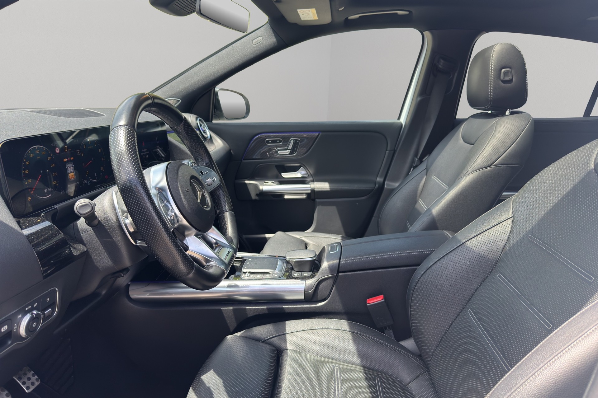 MERCEDES-BENZ GLA 45 S AMG 4Matic+ 8G-Speedshift DCT-image-8