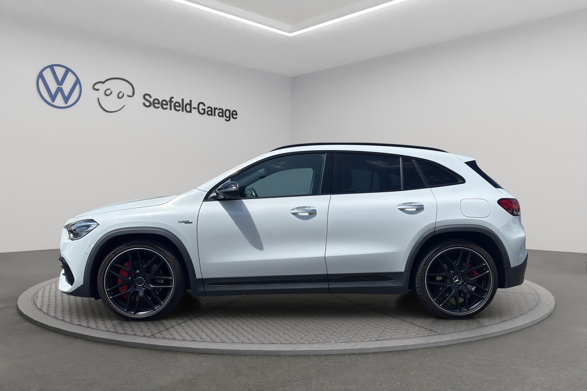 MERCEDES-BENZ GLA 45 S AMG 4Matic+ 8G-Speedshift DCT-image-2