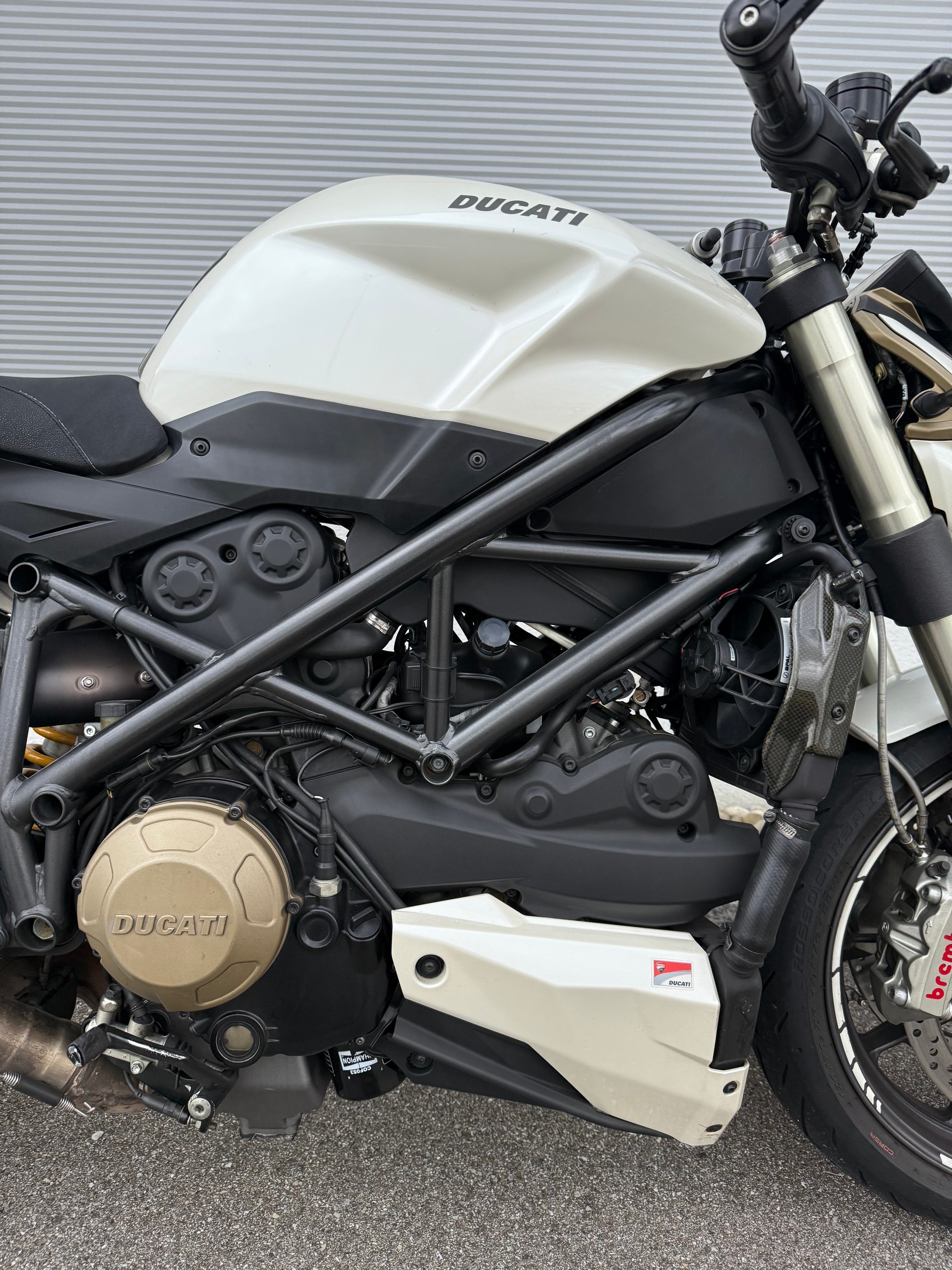 DUCATI Streetfighter 1099 S-showroom-element-3