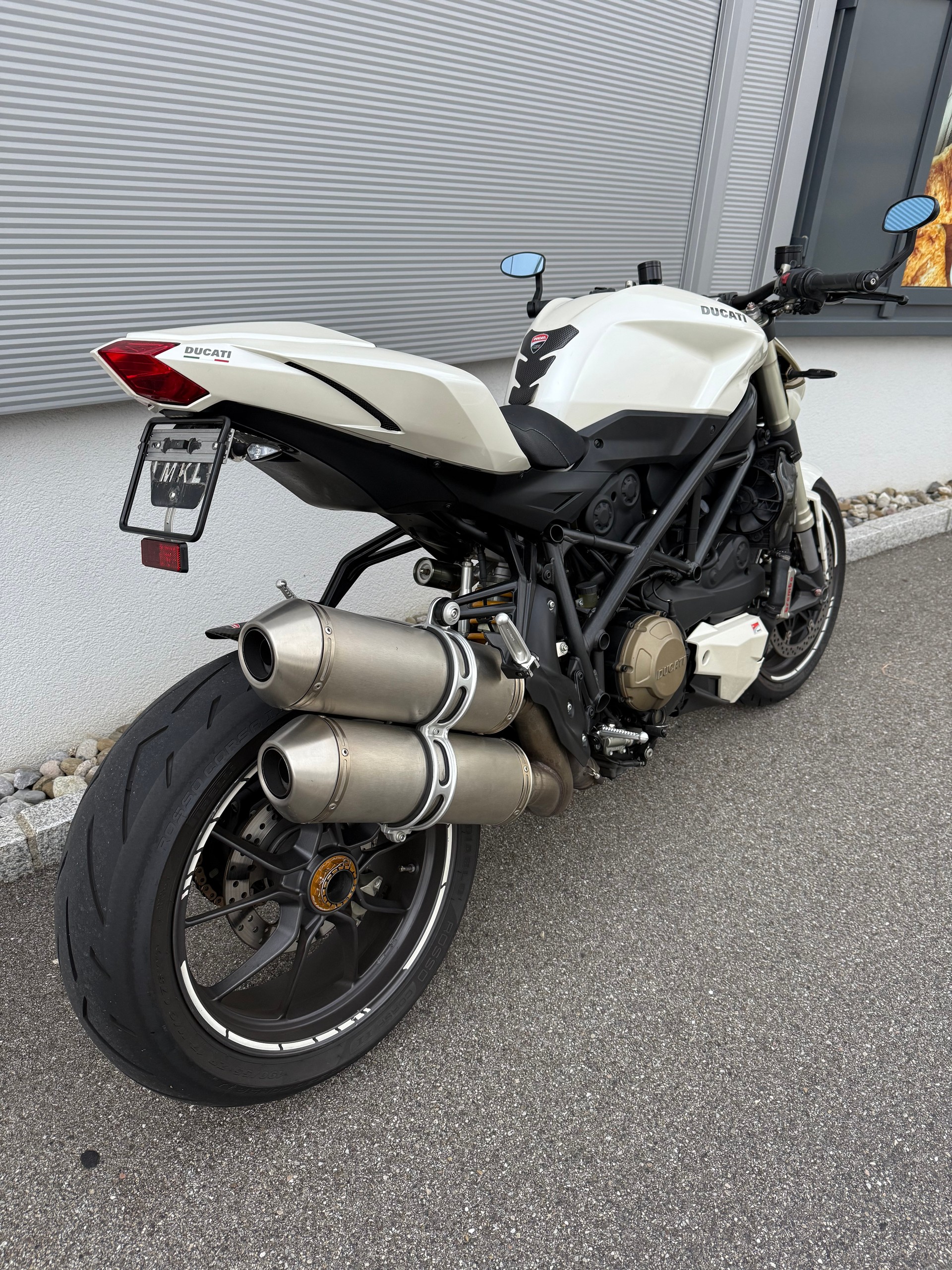 DUCATI Streetfighter 1099 S-showroom-element-2