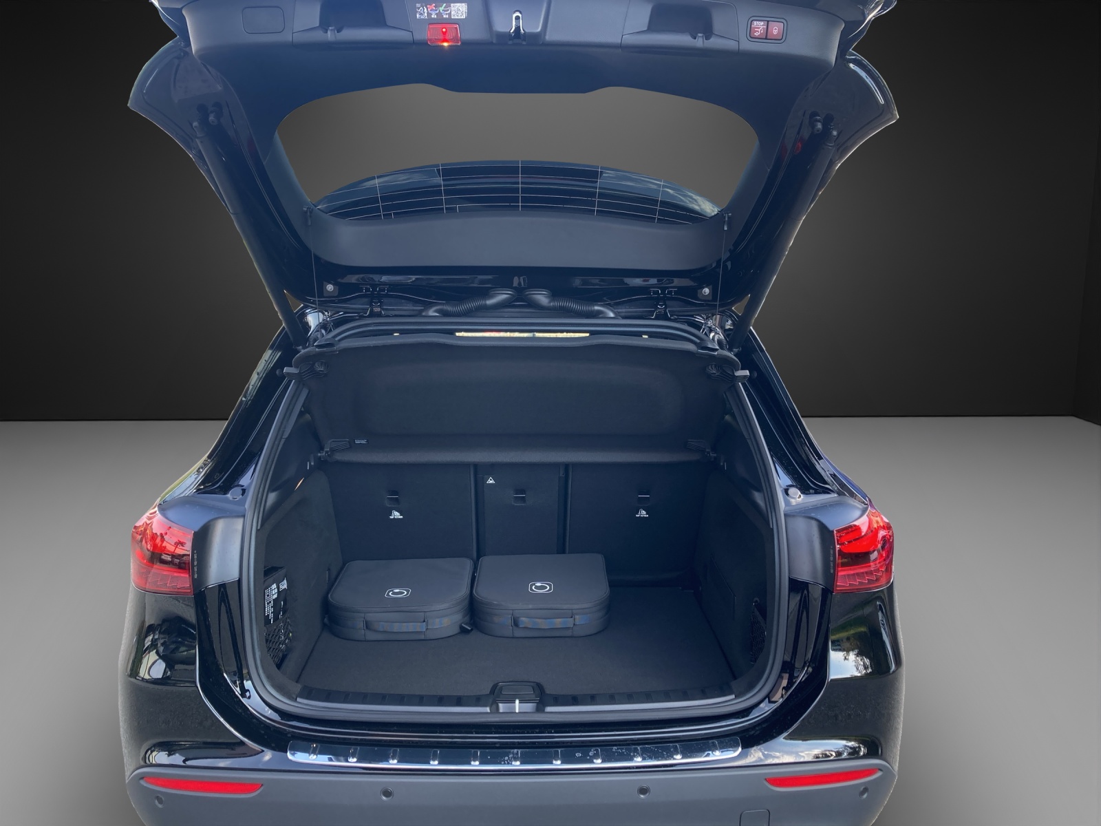 MERCEDES-BENZ GLA 250 e 8G-DCT EQ Star-image-8