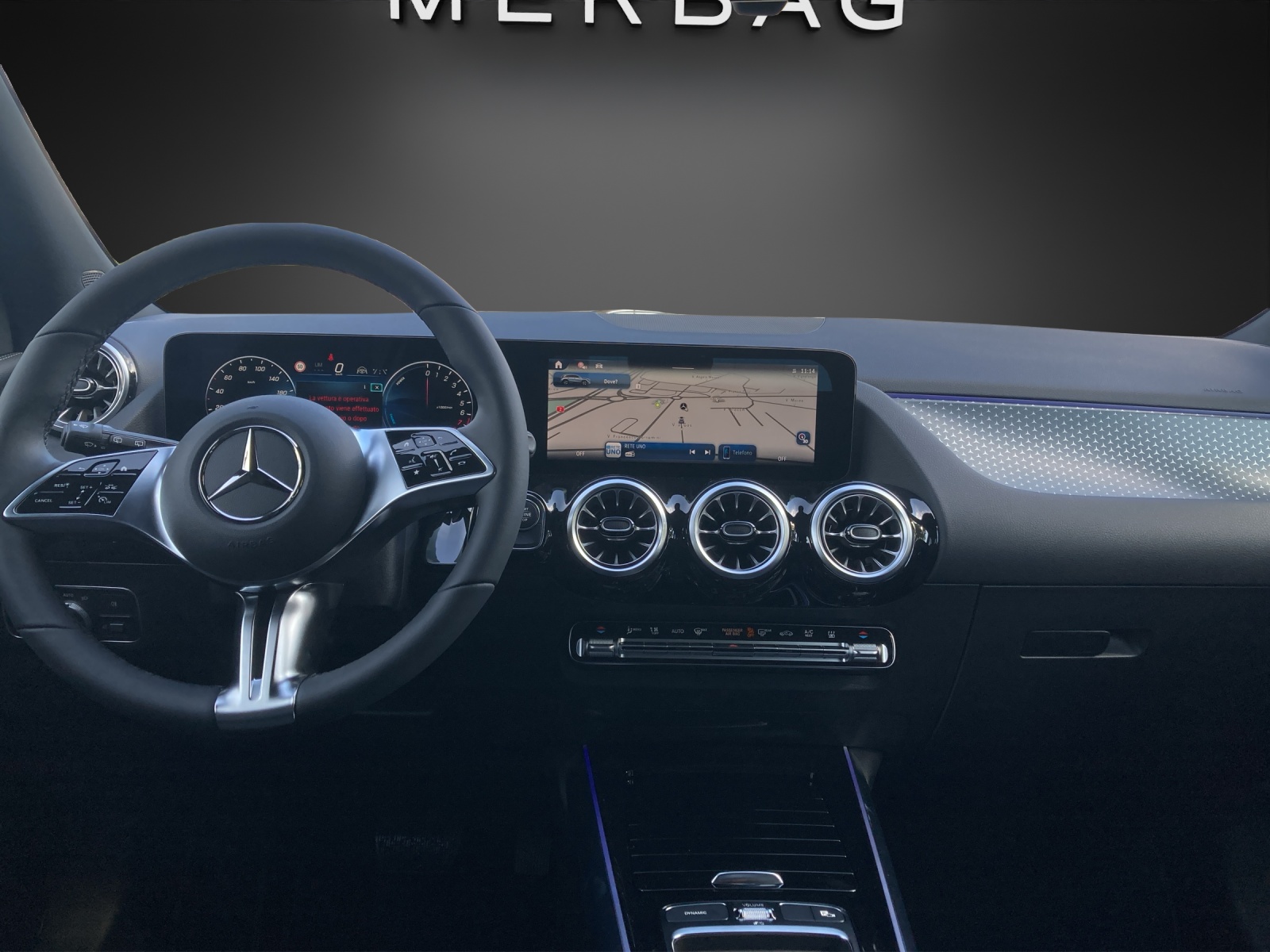 MERCEDES-BENZ GLA 250 e 8G-DCT EQ Star-image-10
