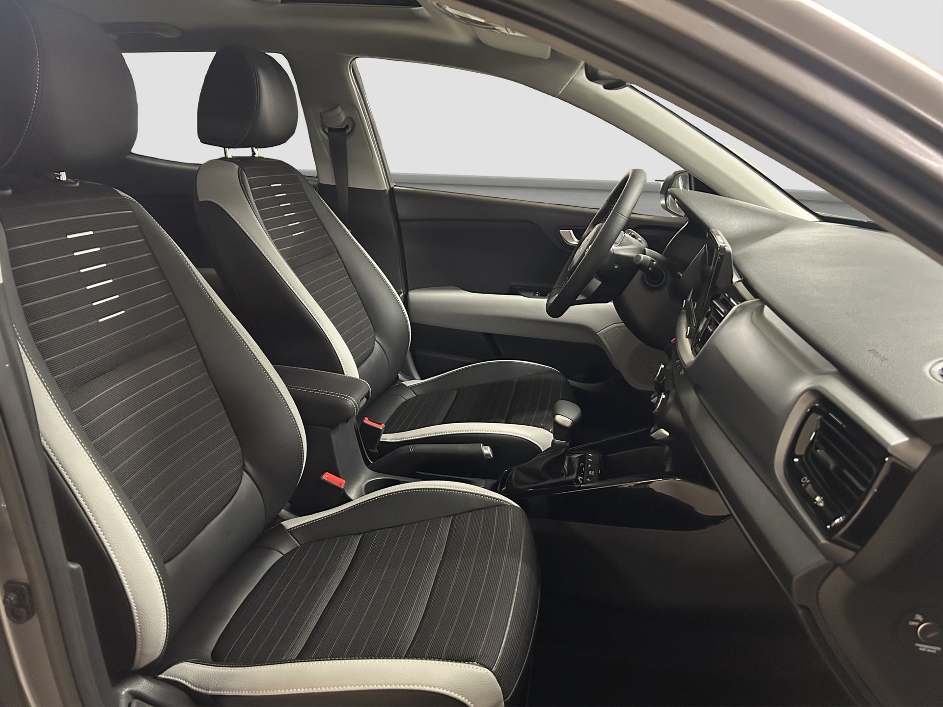 KIA Stonic 1.0 T-GDi Power Edition-image-9
