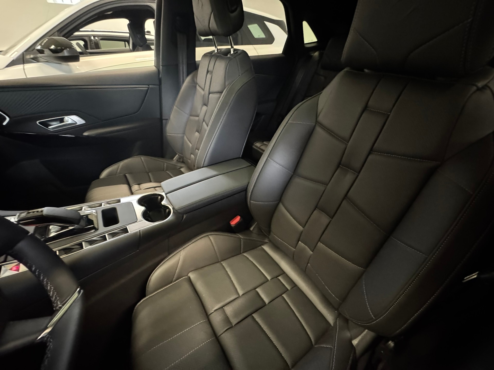DS AUTOMOBILES DS 7 Crossback E-Tense 360 4x4 Opéra-image-3