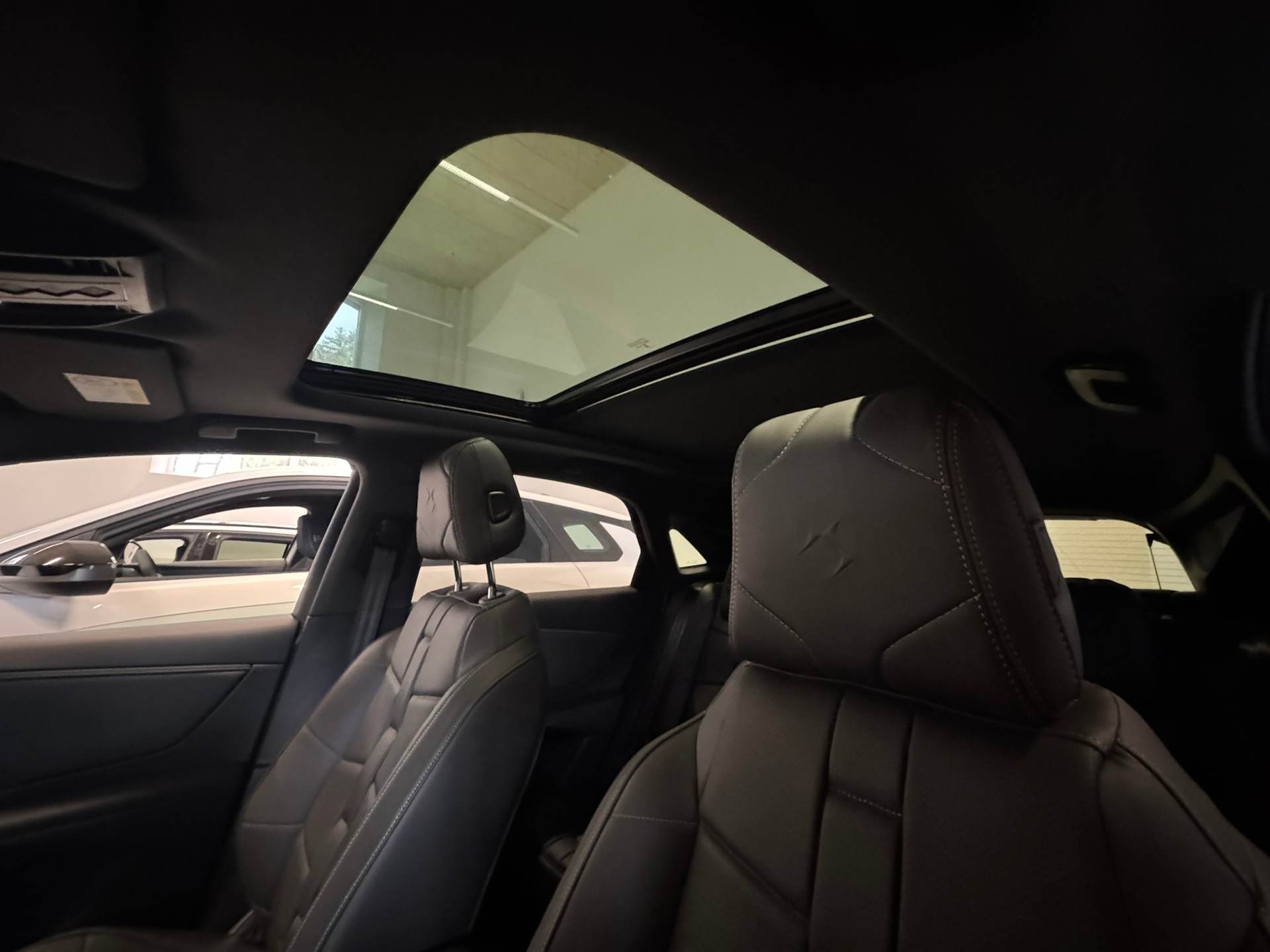 DS AUTOMOBILES DS 7 Crossback E-Tense 360 4x4 Opéra-image-4