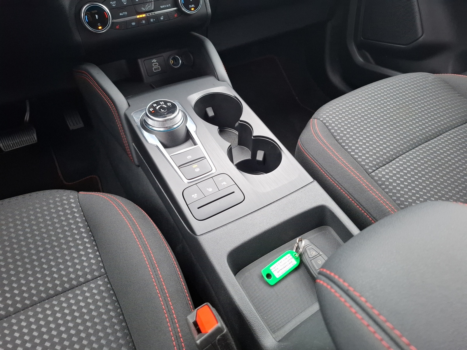FORD Kuga 2.5 Hybrid ST-Line 4x4-image-8