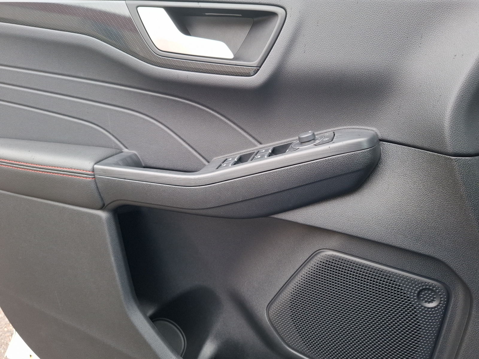 FORD Kuga 2.5 Hybrid ST-Line 4x4-image-10