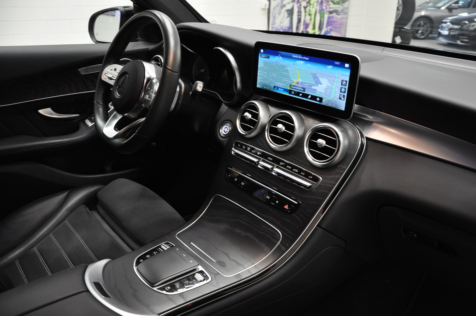 MERCEDES-BENZ GLC 220 d AMG Line 4Matic 9G-Tronic-image-12