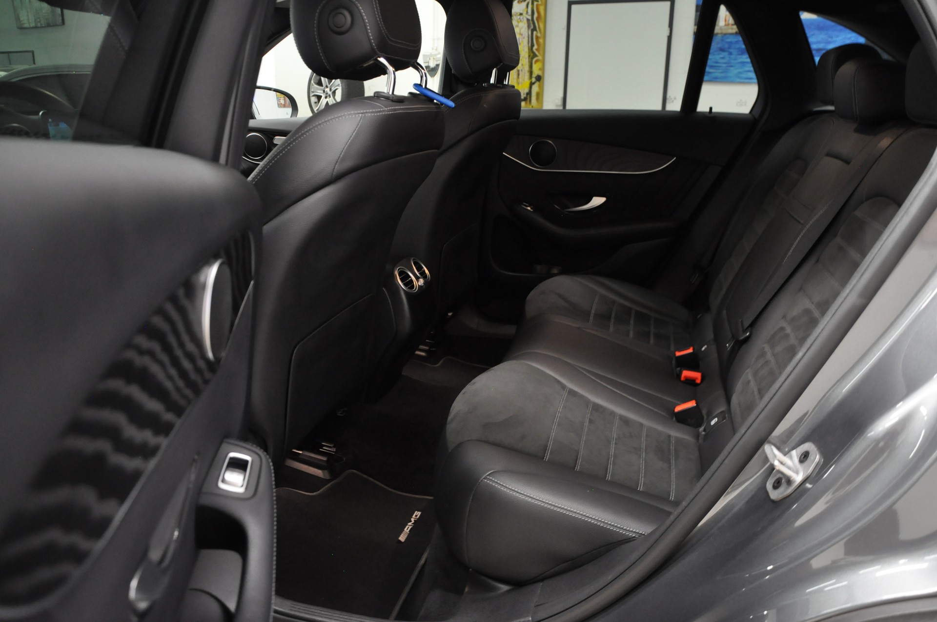 MERCEDES-BENZ GLC 220 d AMG Line 4Matic 9G-Tronic-image-16