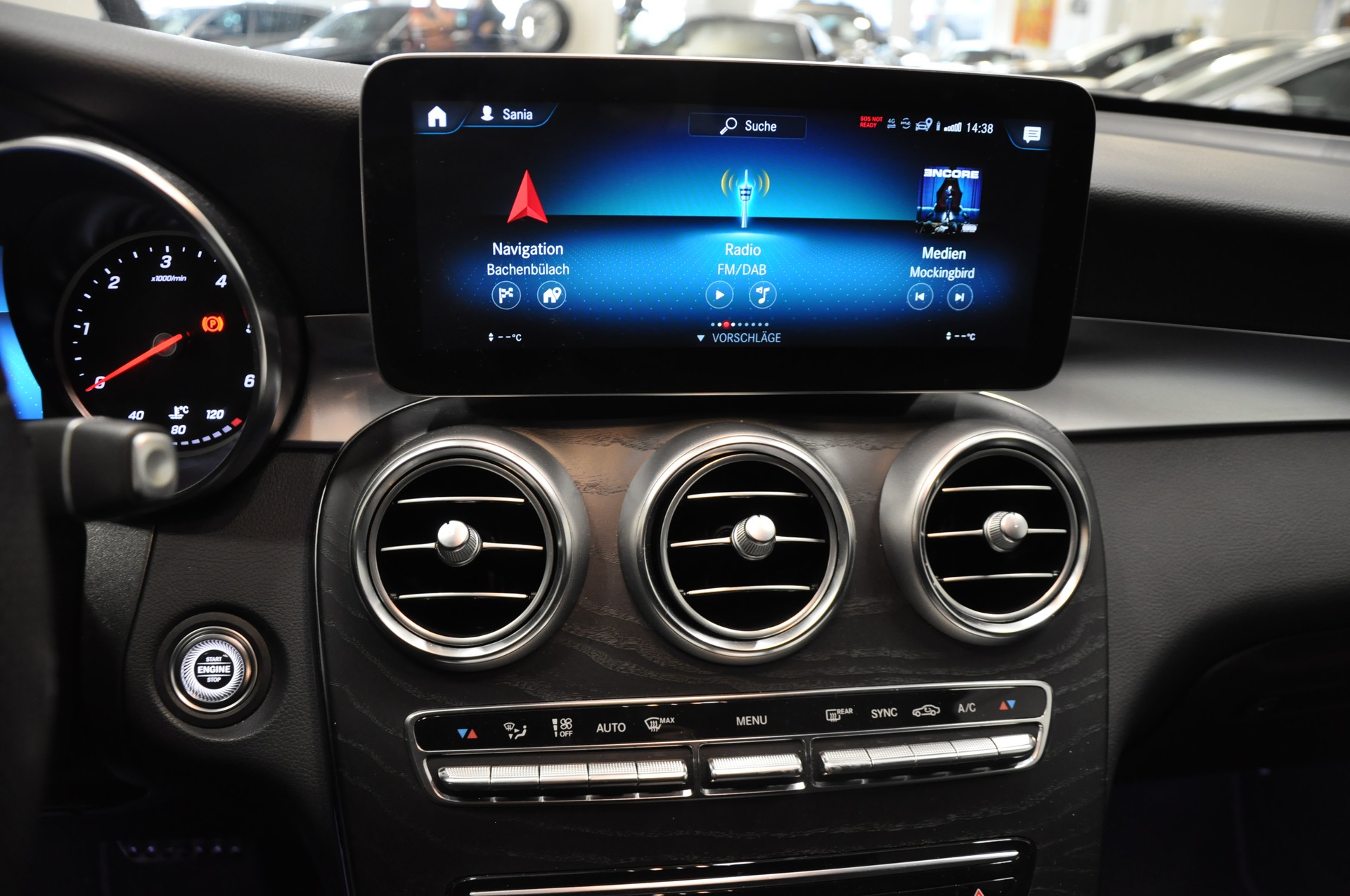 MERCEDES-BENZ GLC 220 d AMG Line 4Matic 9G-Tronic-image-20