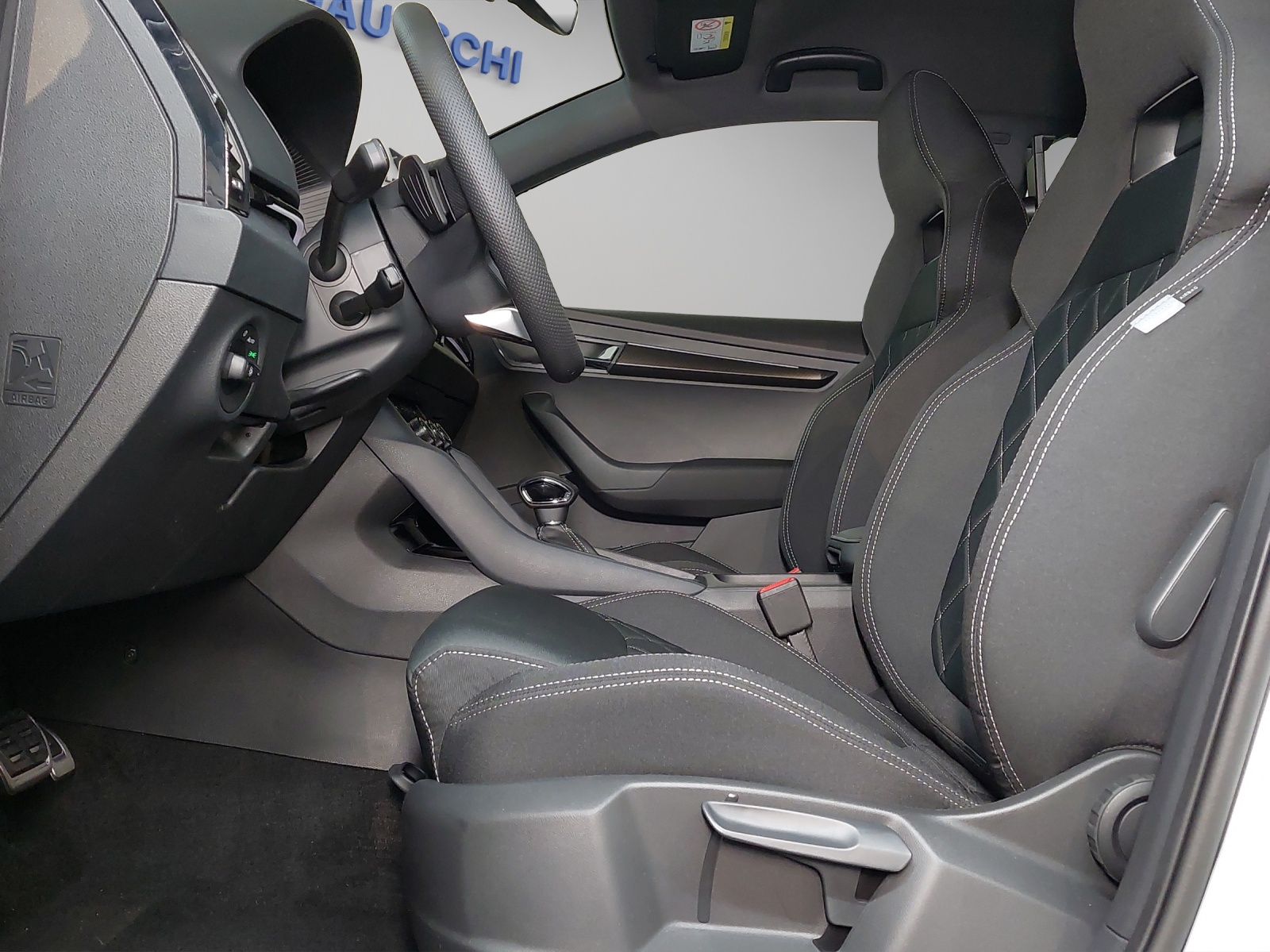 SKODA Karoq 1.5 TSI SportLine DSG-image-5