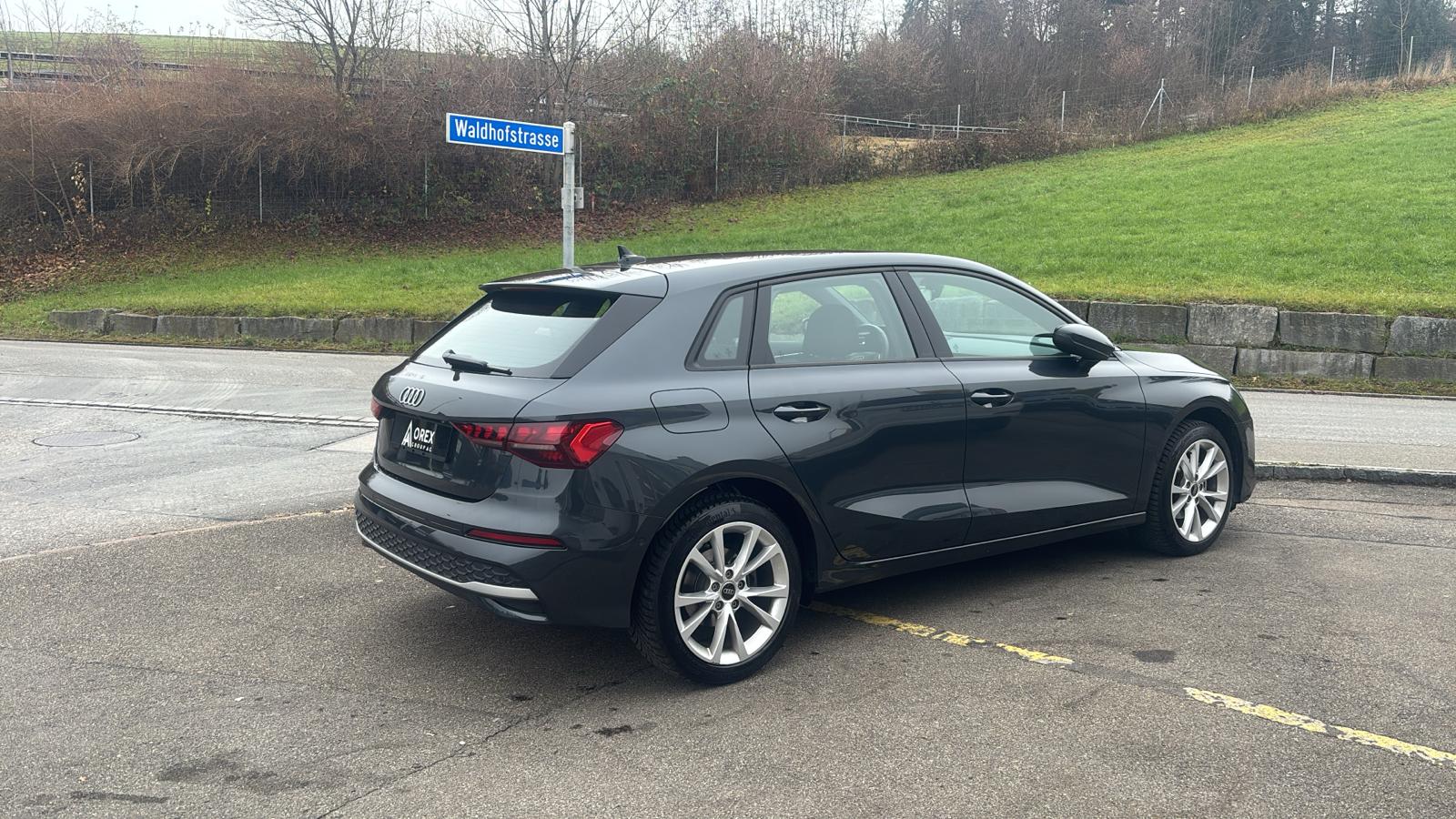 AUDI A3 Sportback 35 TFSI S-tronic-showroom-element-1
