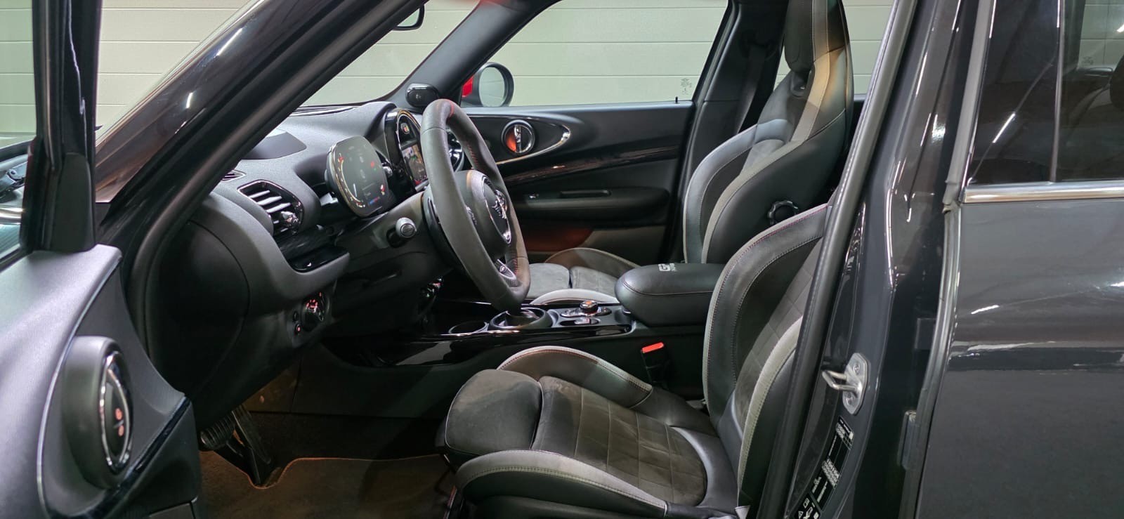 MINI Clubman Cooper John Cooper Works ALL4 GP Inspired Steptronic *CH-Fahrzeug*-image-11
