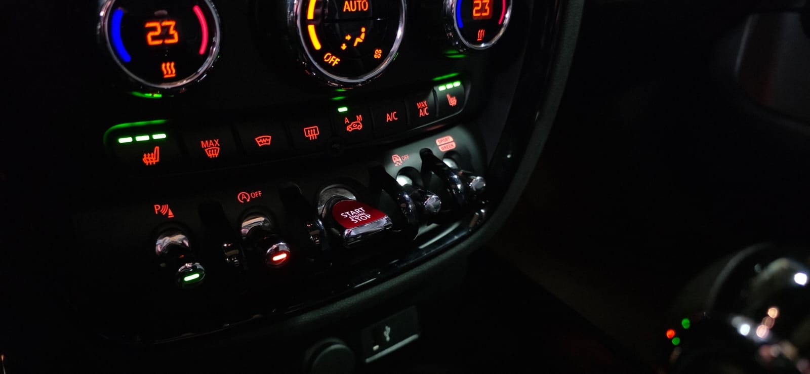 MINI Clubman Cooper John Cooper Works ALL4 GP Inspired Steptronic *CH-Fahrzeug*-image-22