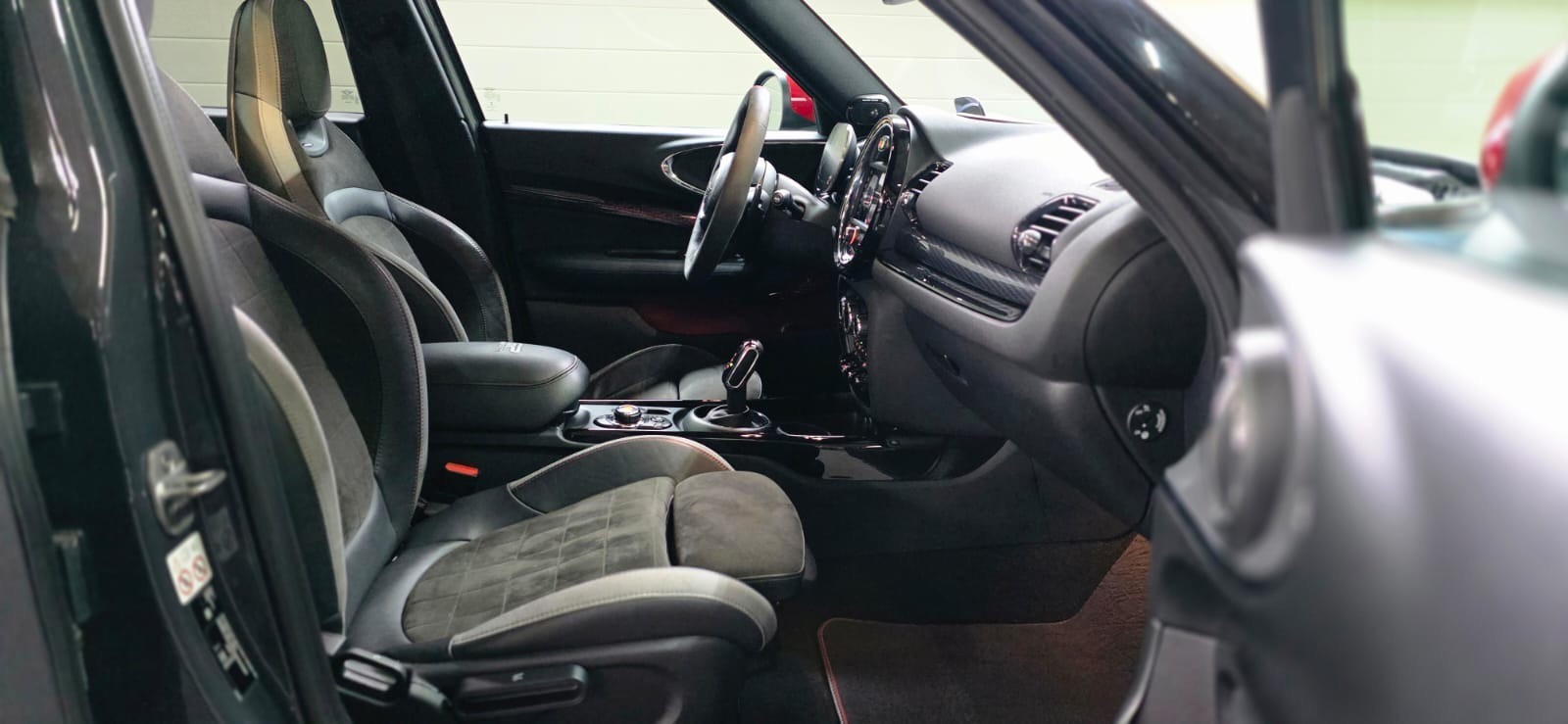 MINI Clubman Cooper John Cooper Works ALL4 GP Inspired Steptronic *CH-Fahrzeug*-image-12
