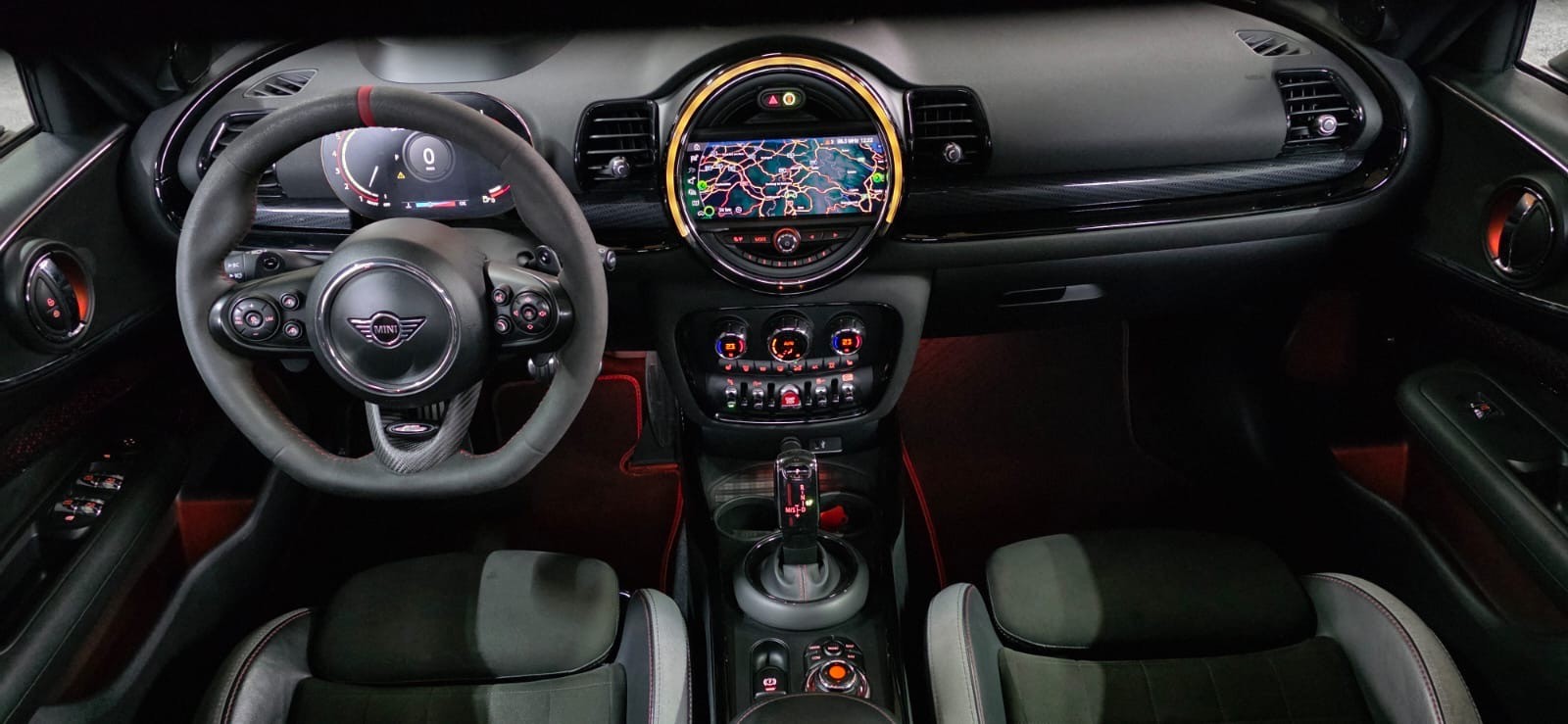 MINI Clubman Cooper John Cooper Works ALL4 GP Inspired Steptronic *CH-Fahrzeug*-image-13