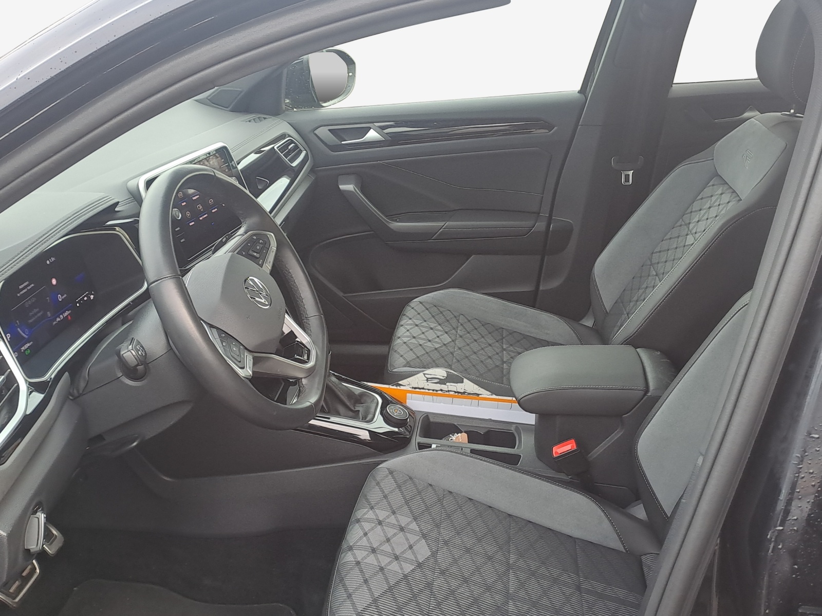 VW T-Roc 2.0 TSI R-Line DSG 4Motion-image-7