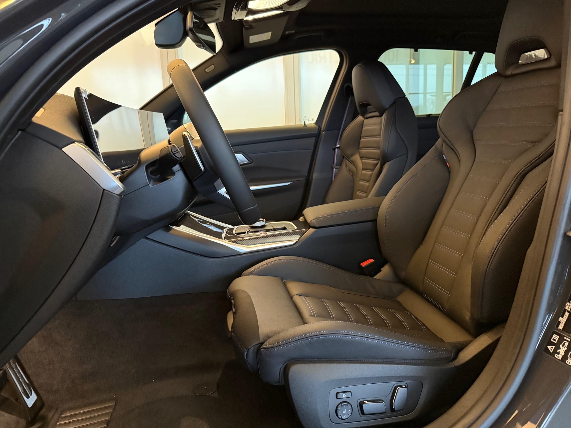 BMW M340d xDrive Touring-image-6