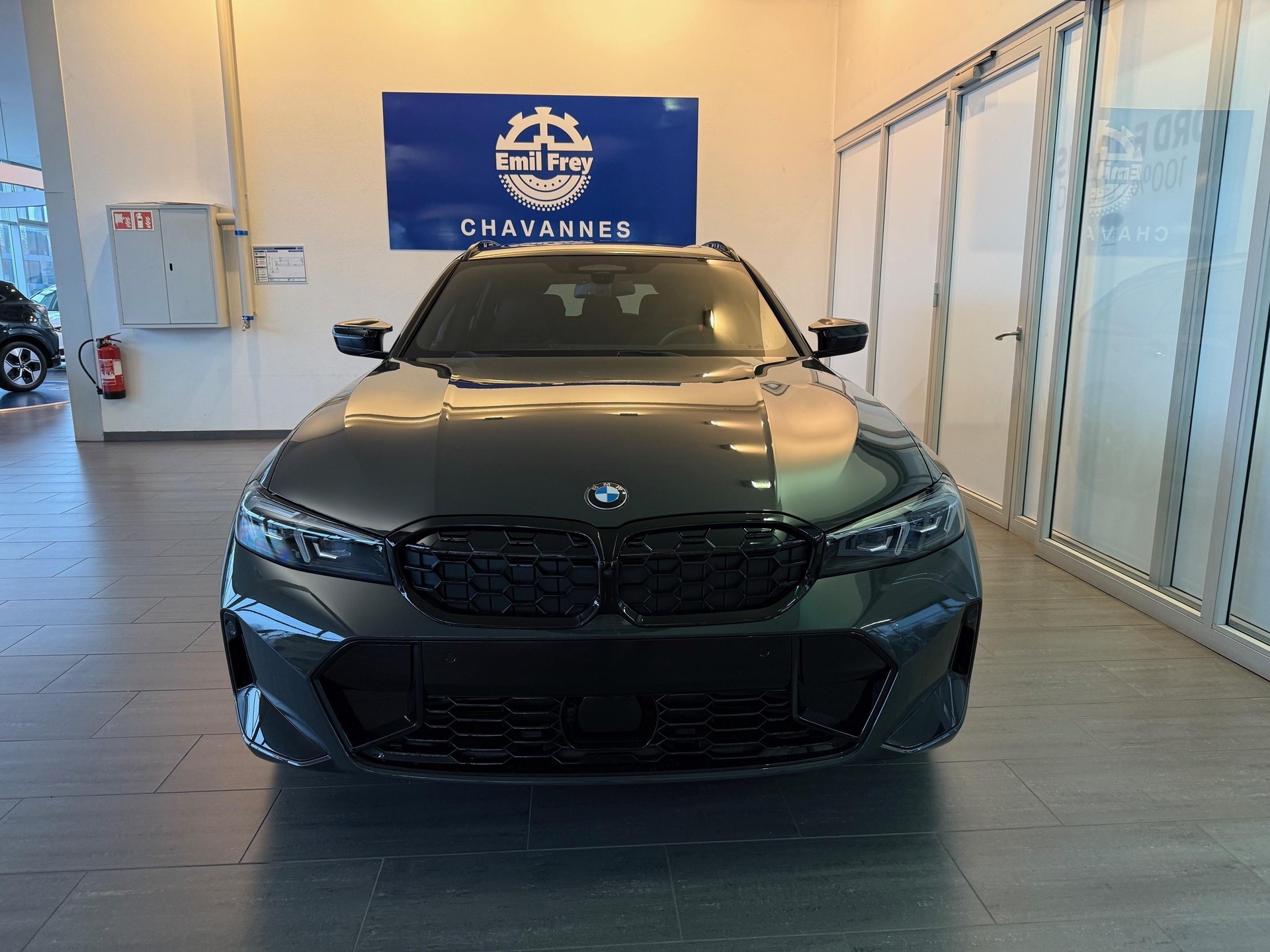 BMW M340d xDrive Touring-image-4