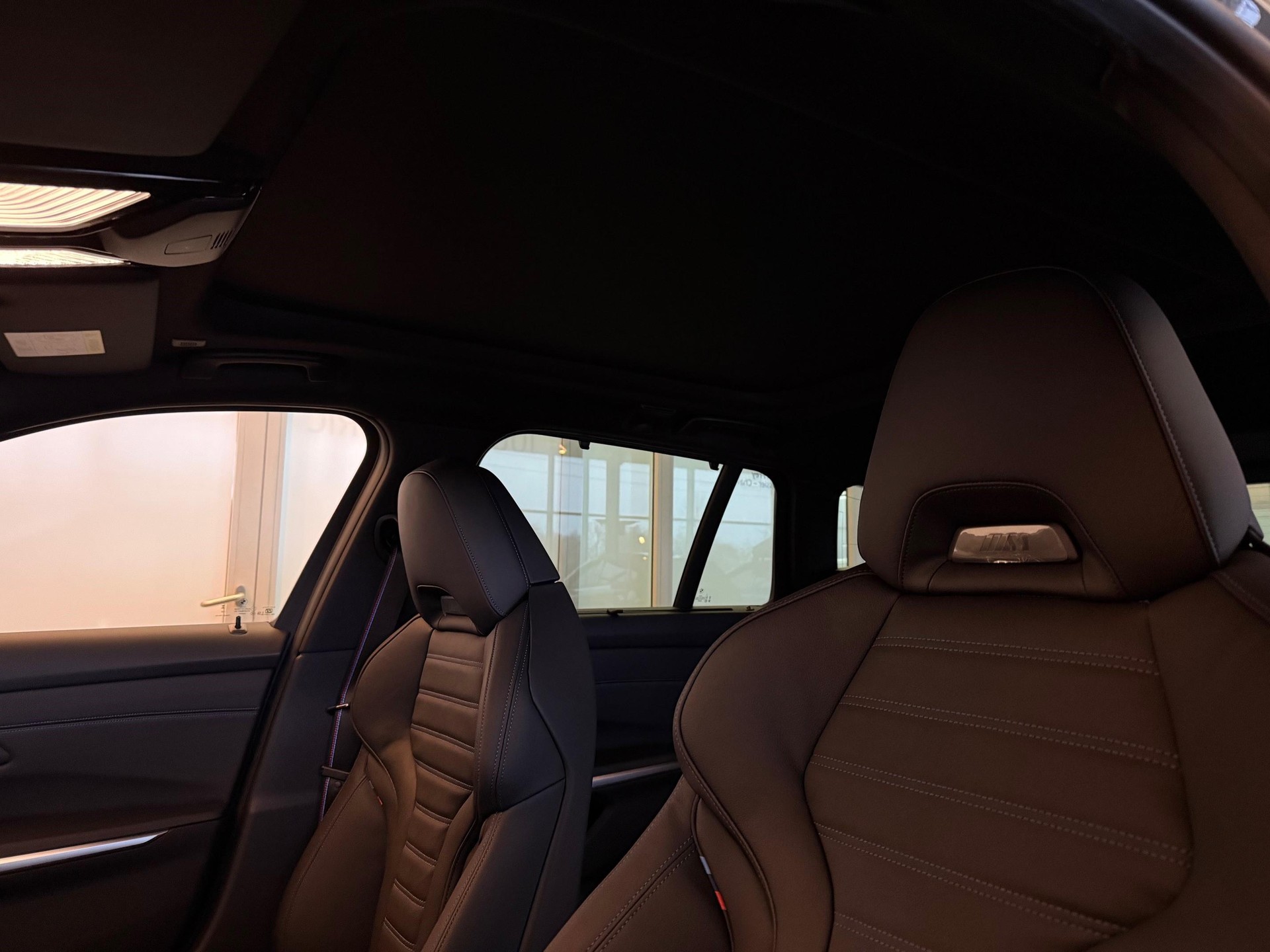 BMW M340d xDrive Touring-image-8