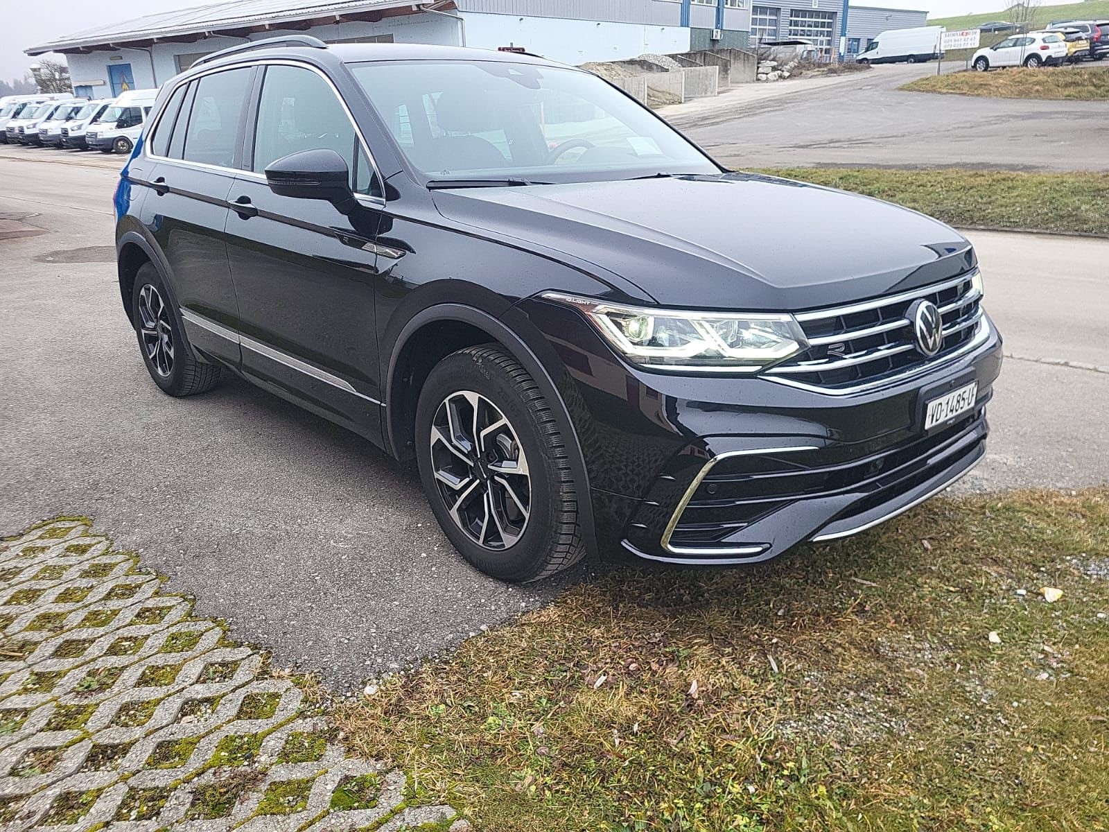VW Tiguan 2.0 TDI SCR R-Line 4Motion DSG-image-1