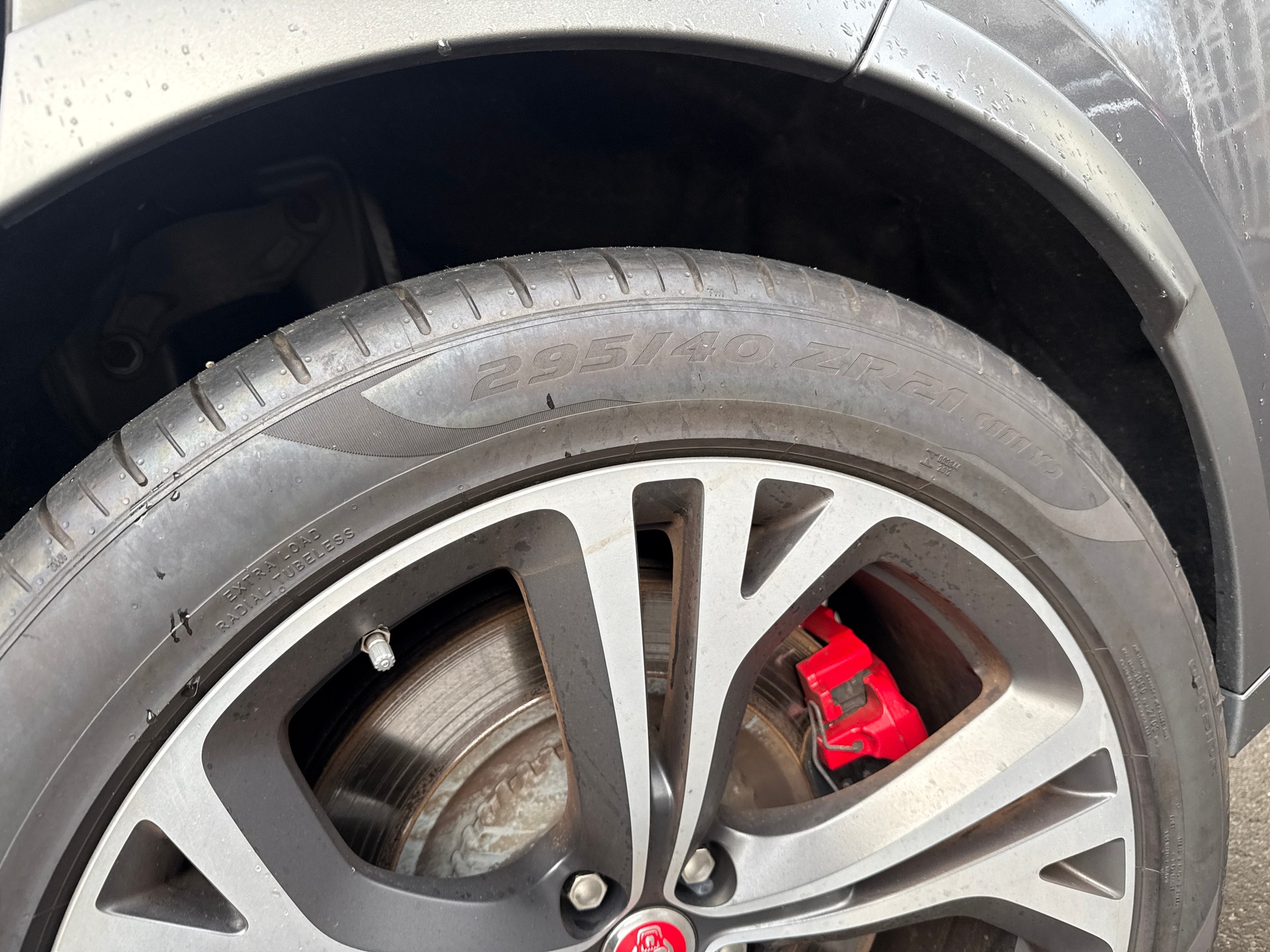 JAGUAR F-Pace 5.0 V8 SVR AWD Automatik-image-9