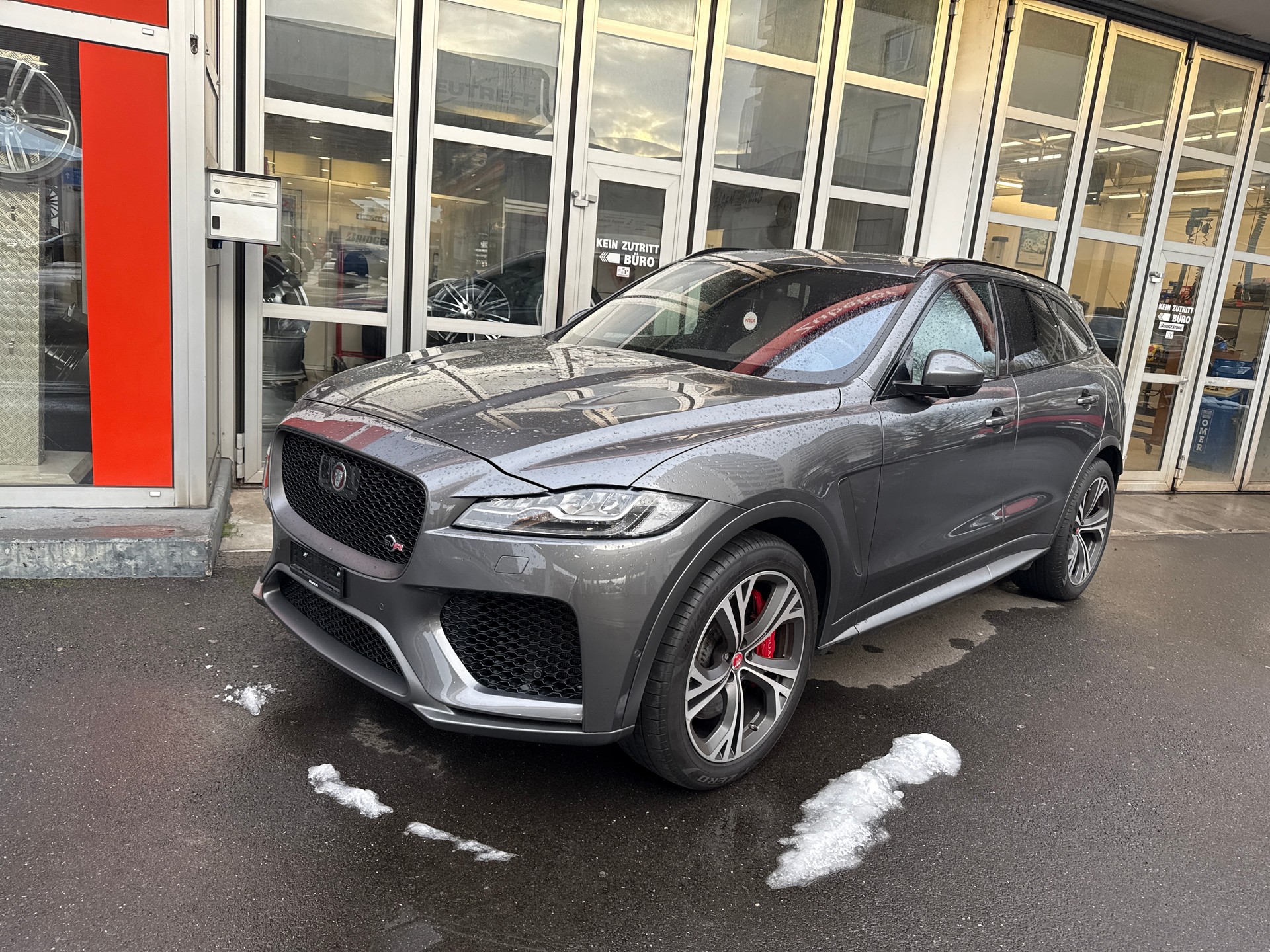 JAGUAR F-Pace 5.0 V8 SVR AWD Automatik