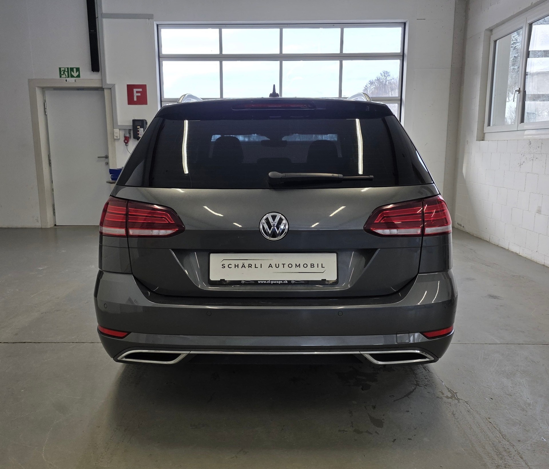 VW Golf Variant 2.0 TDI Highline DSG-image-4