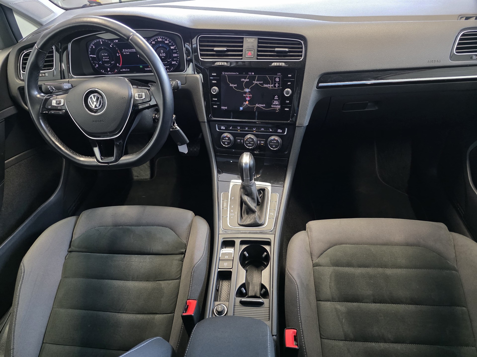 VW Golf Variant 2.0 TDI Highline DSG-image-1