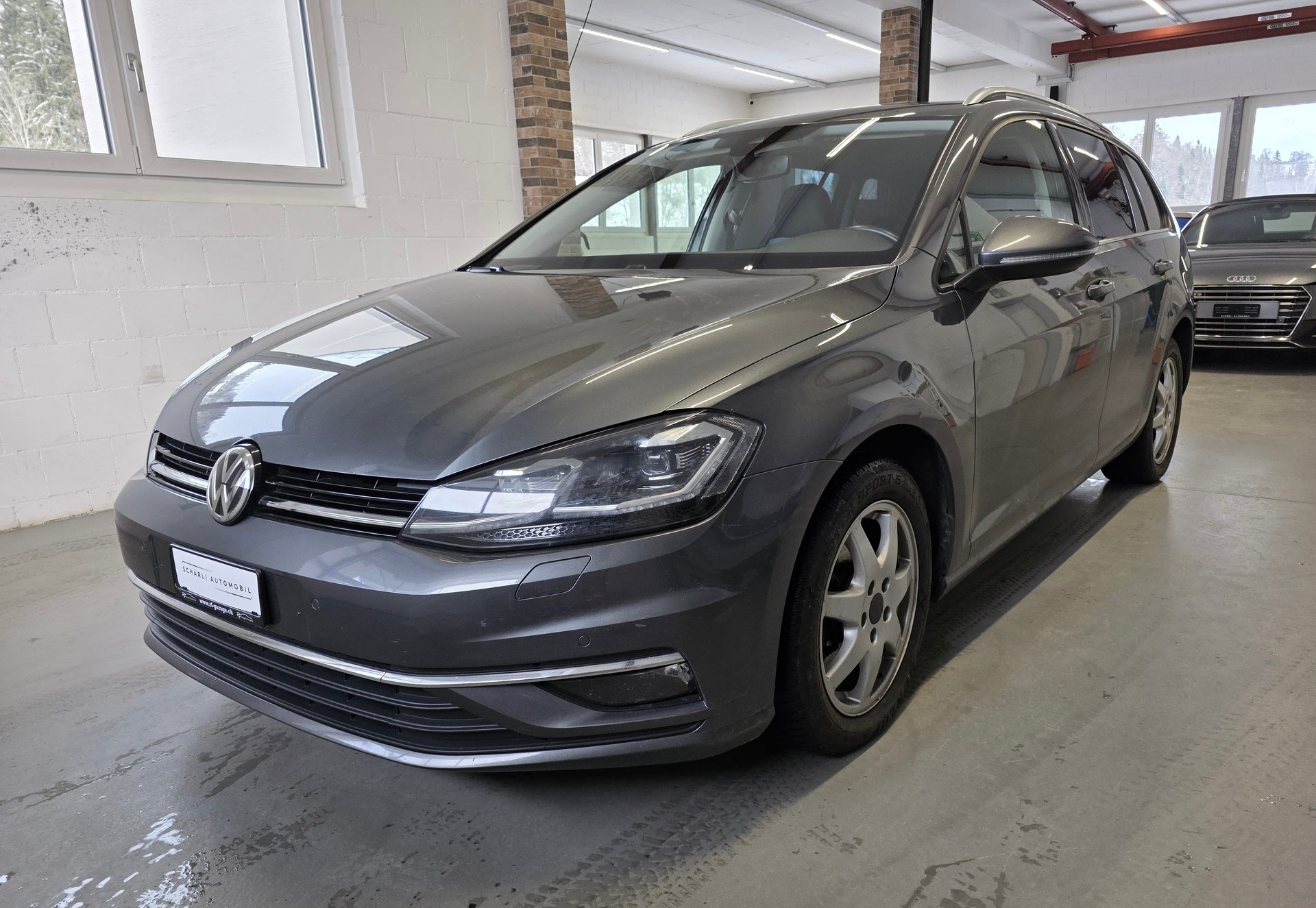 VW Golf Variant 2.0 TDI Highline DSG-image-0