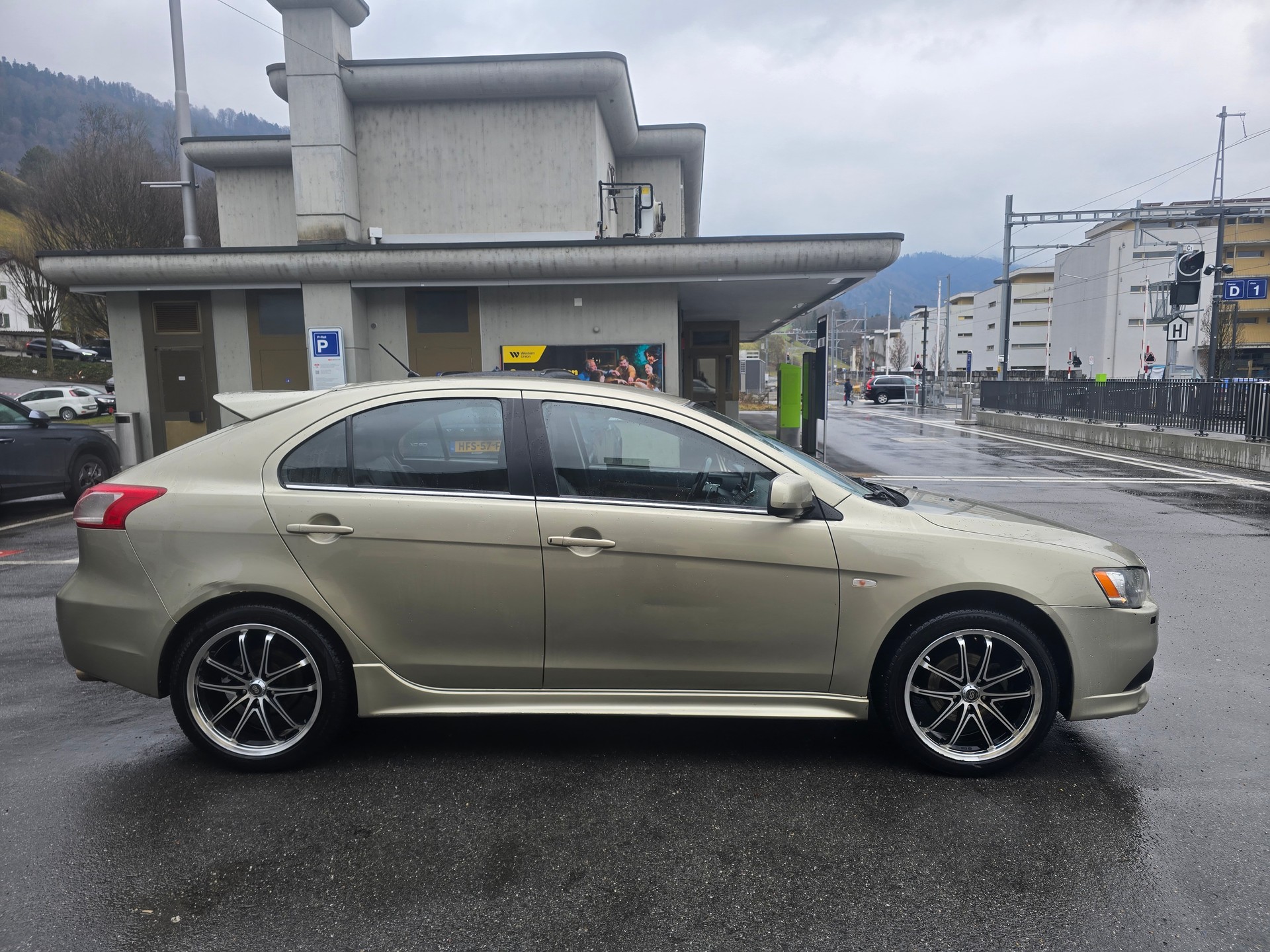 MITSUBISHI Lancer Sportback 1.8 Instyle CVT-image-11